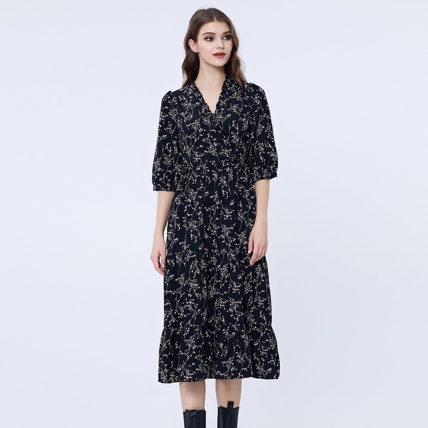Robe cœur croisé imprimée à encolure volantée