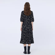 Robe cœur croisé imprimée à encolure volantée