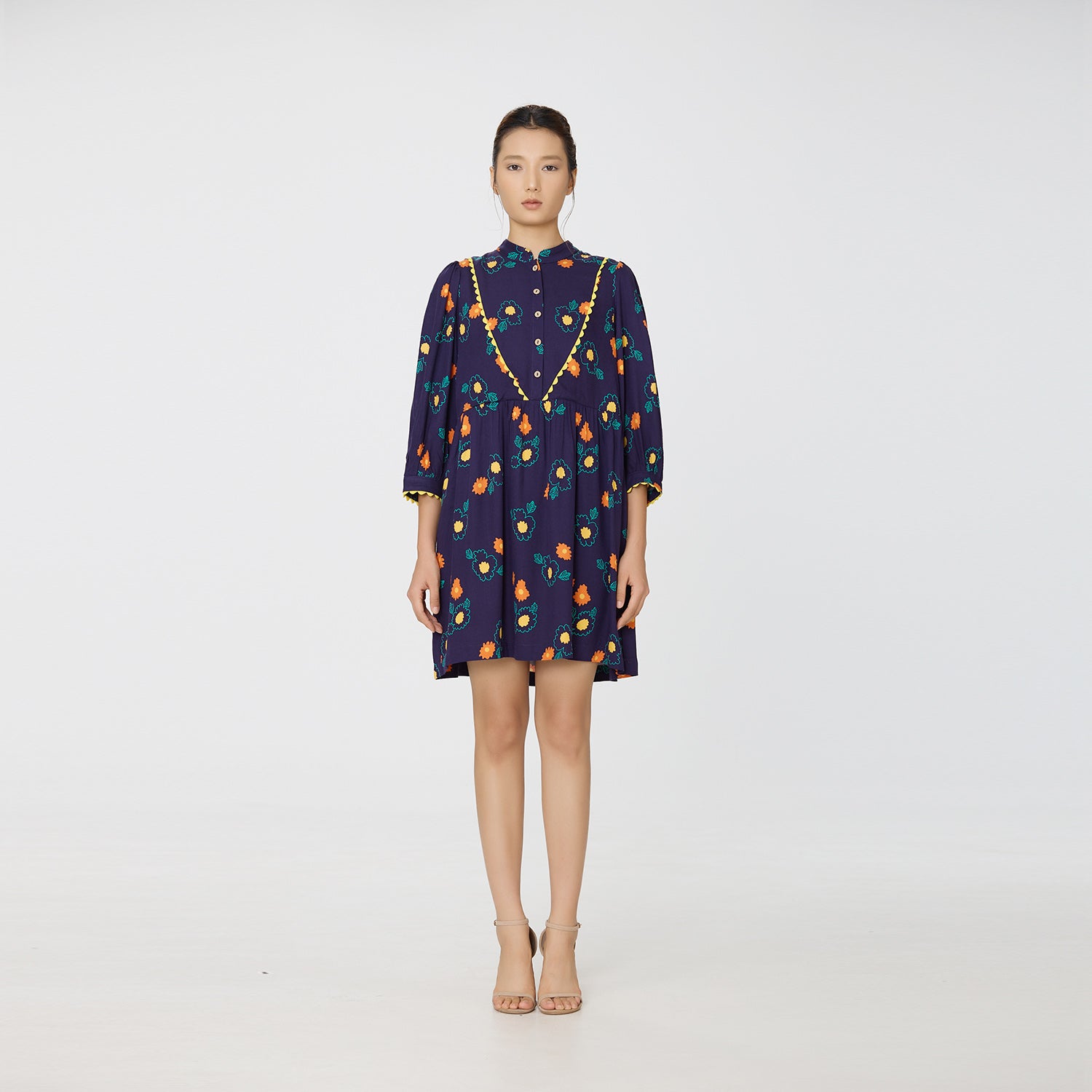 Robe tunique à imprimé fleuri abstrait et galon contrasté