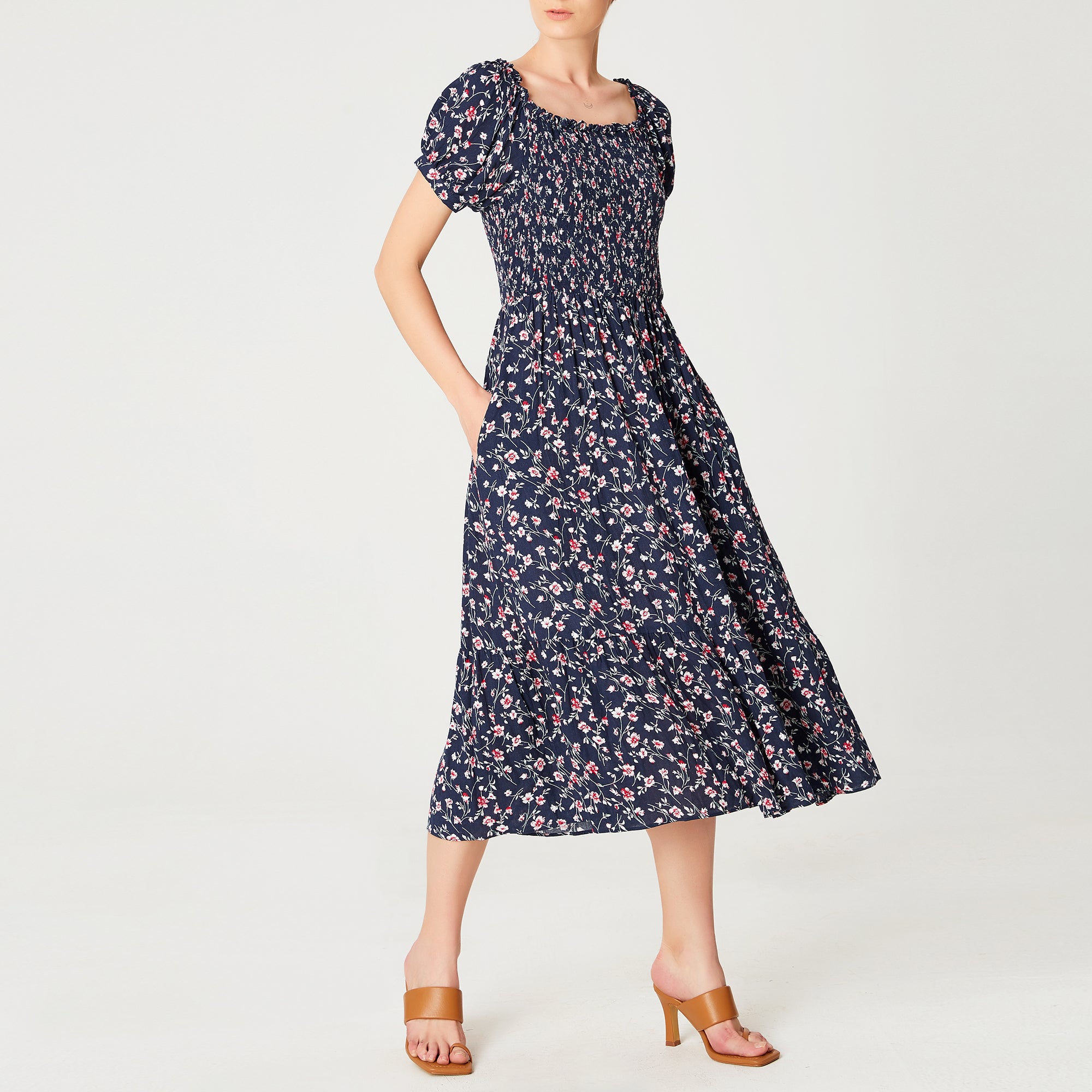Robe smockée évasée à col carré et imprimé floral
