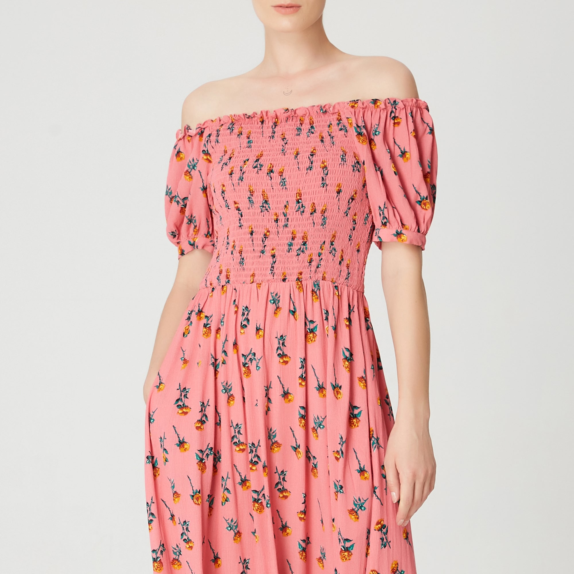 Robe smockée évasée à col carré et imprimé floral