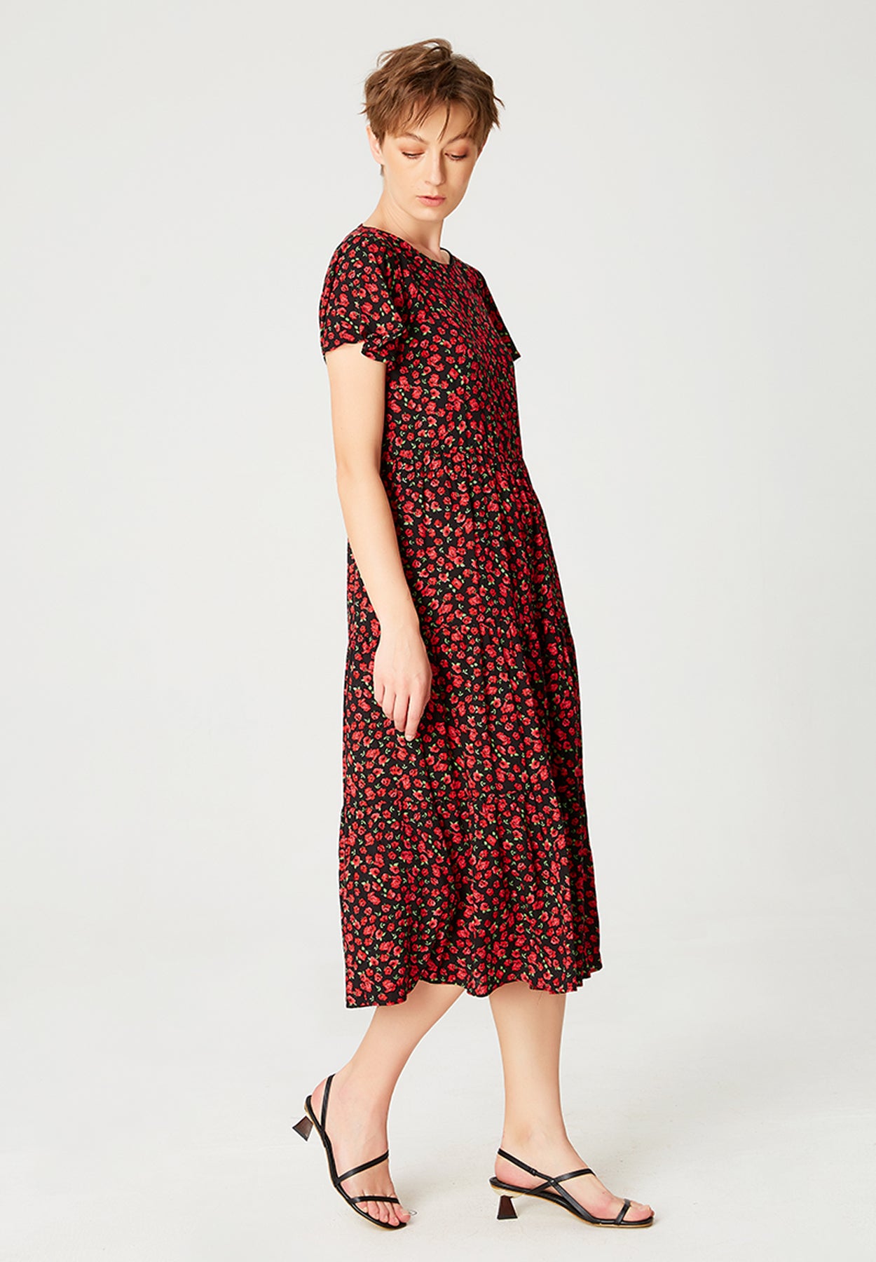 Robe tunique ample à imprimé floral et échancrure dos