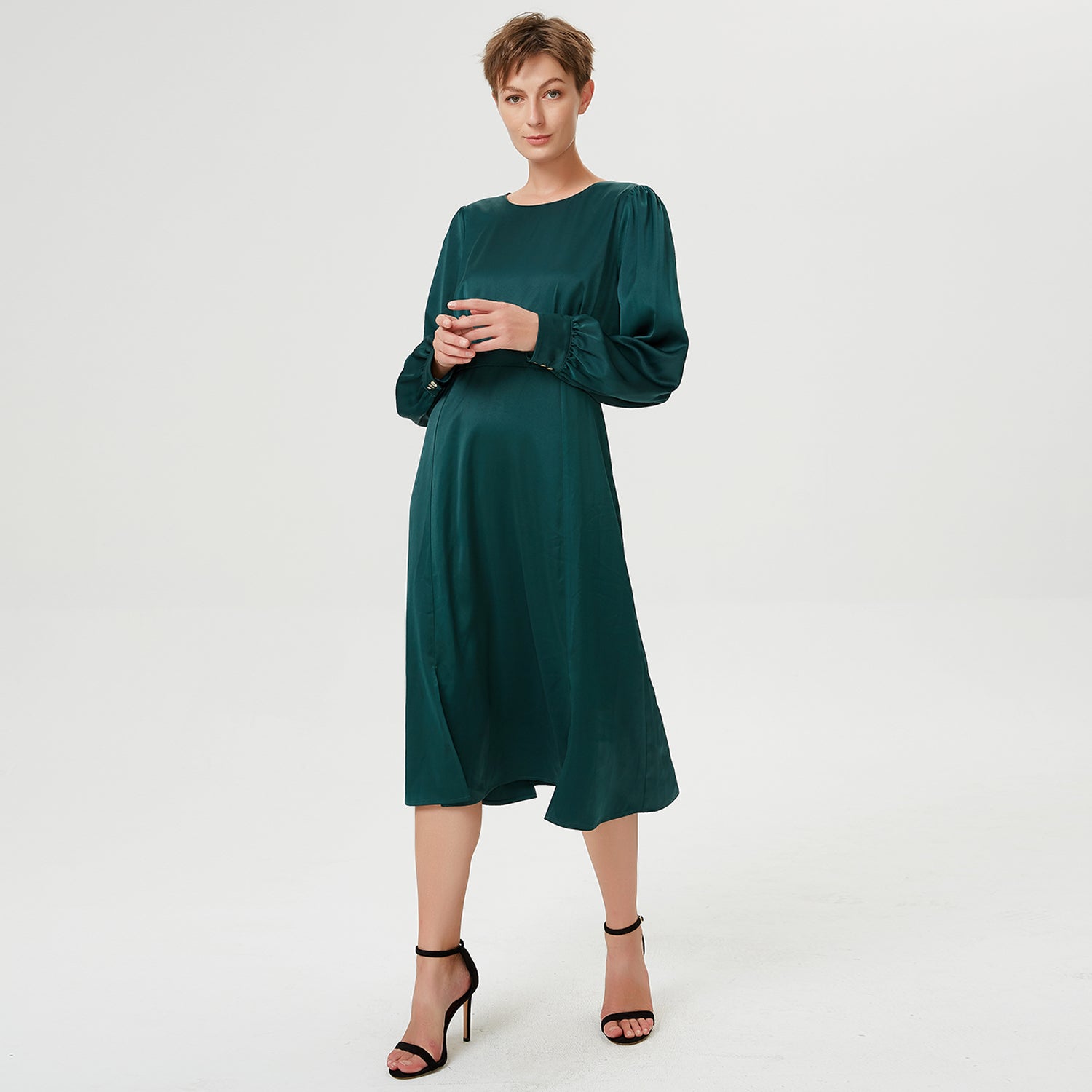 Robe chemisier fluide ajustée et évasée