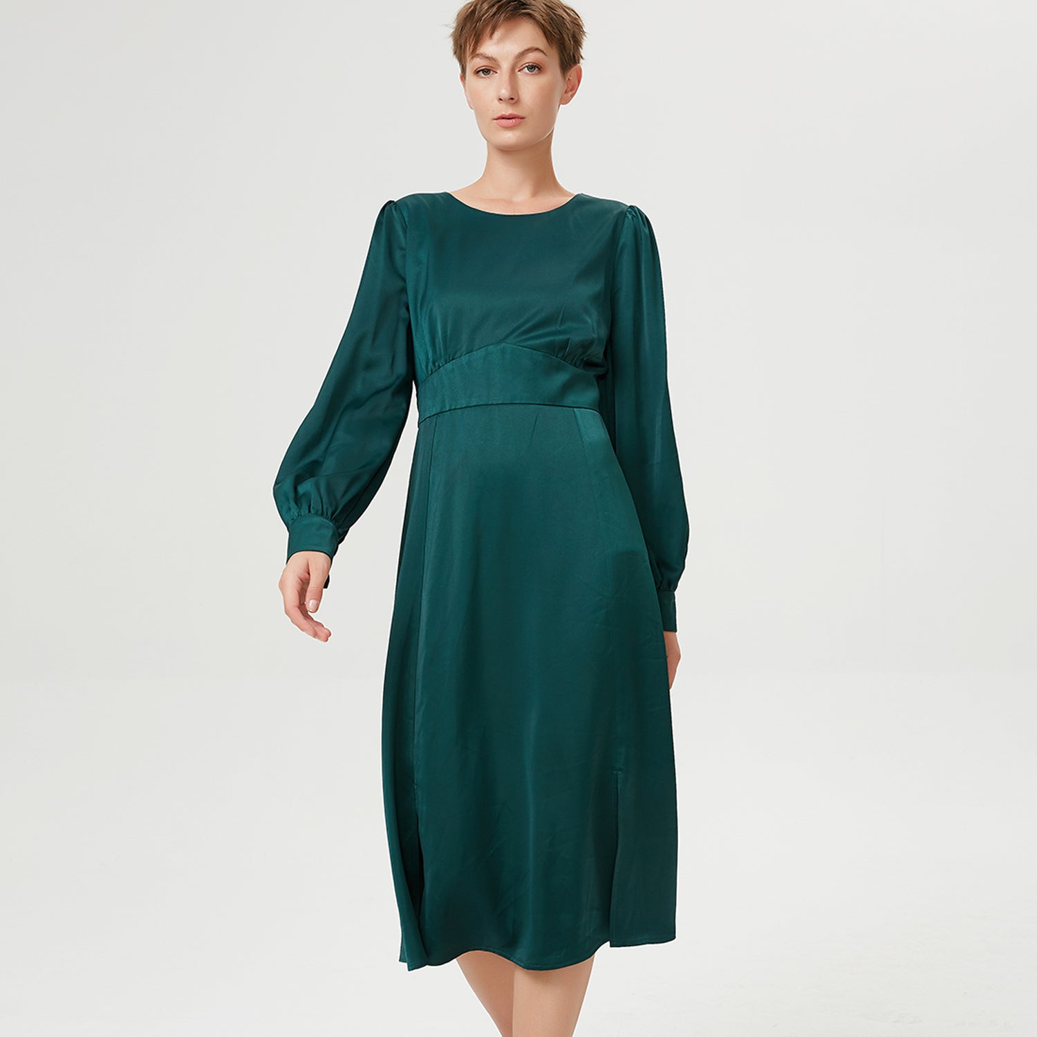 Robe chemisier fluide ajustée et évasée
