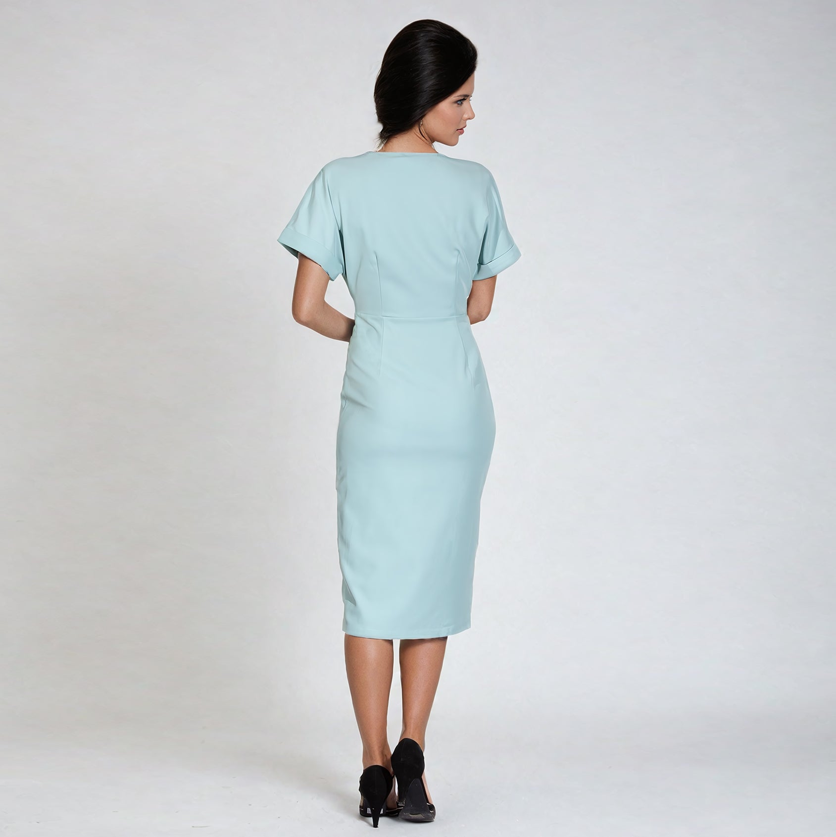 Robe cœur-croisé asymétrique à boutons