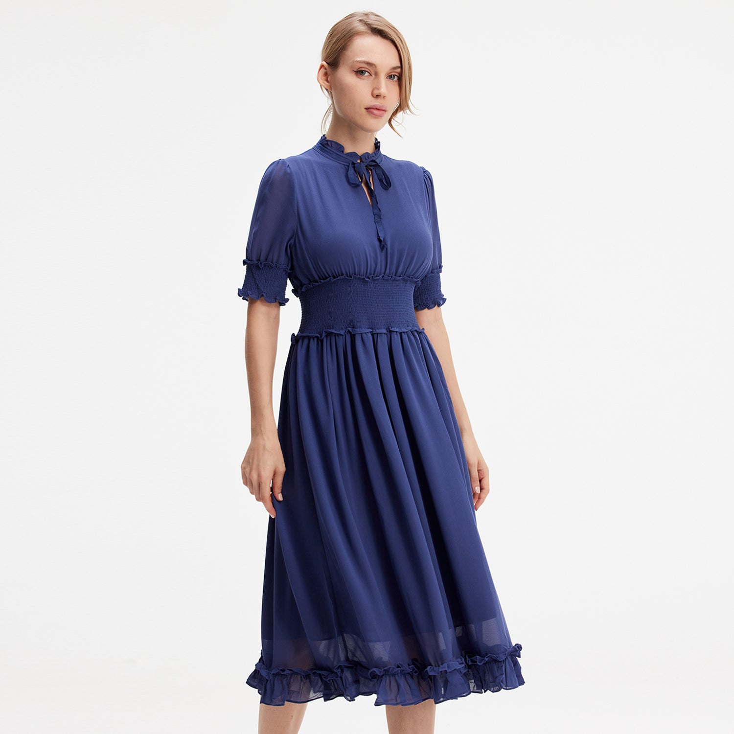 Robe mousseline à smocks et petits volants