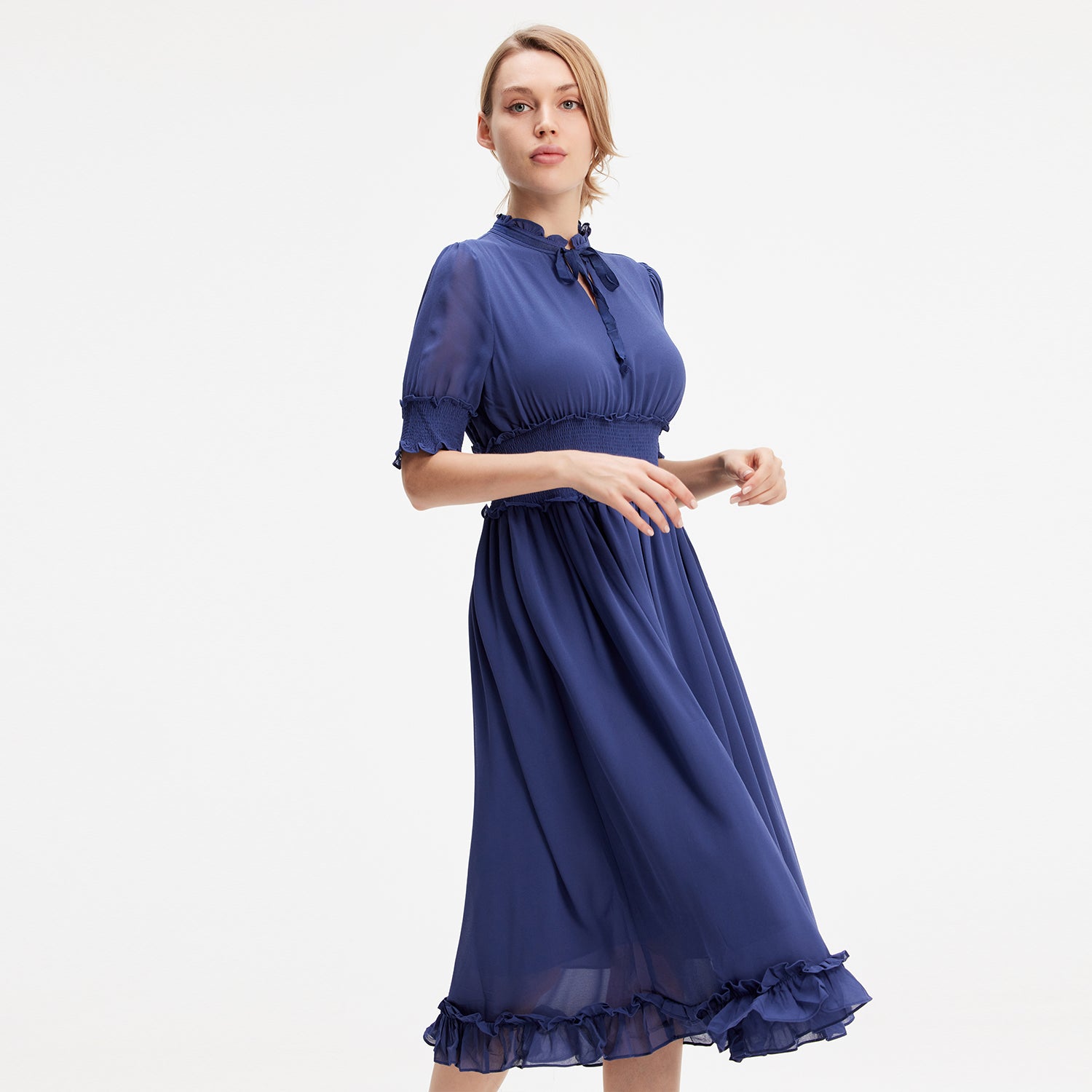 Robe mousseline à smocks et petits volants