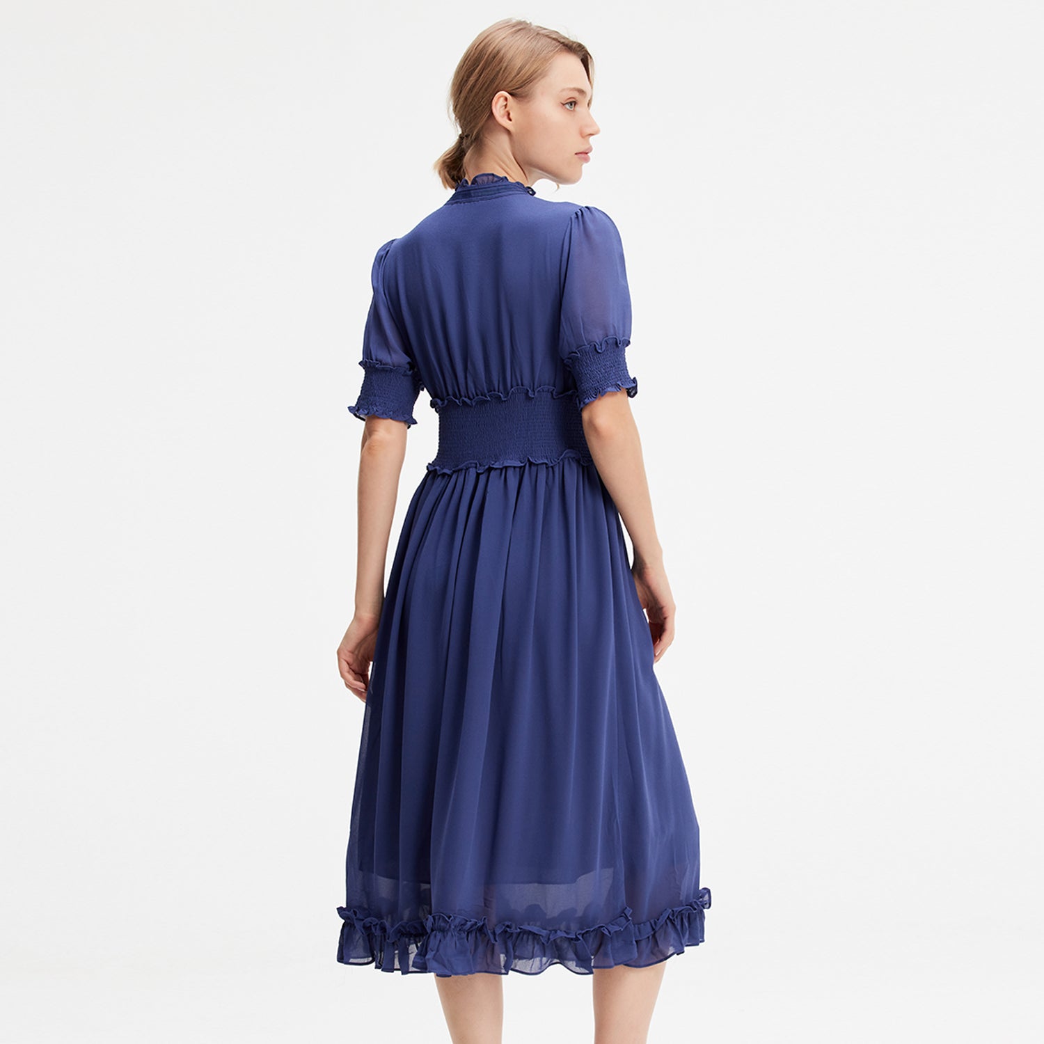 Robe mousseline à smocks et petits volants