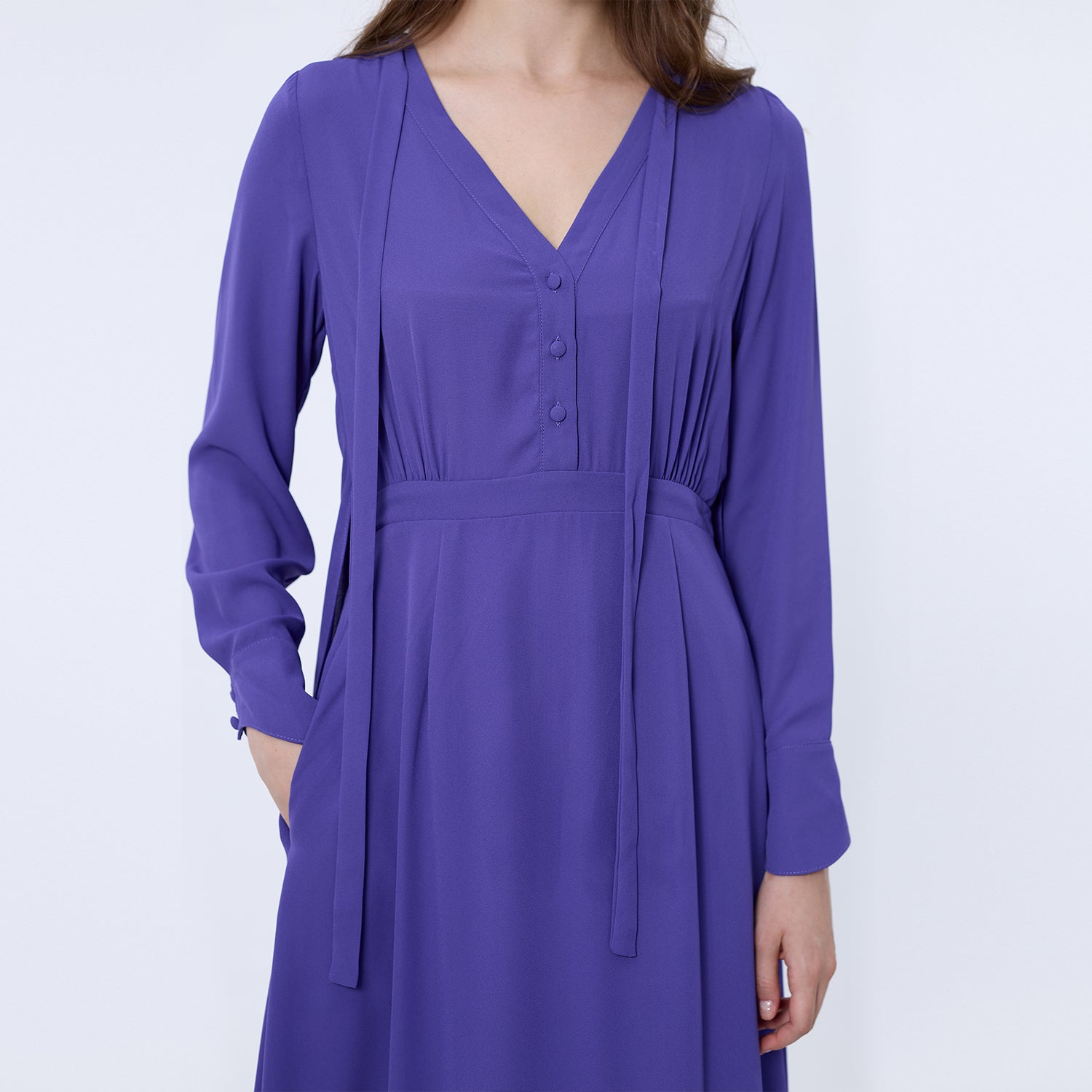 Longue robe blouse encolure V