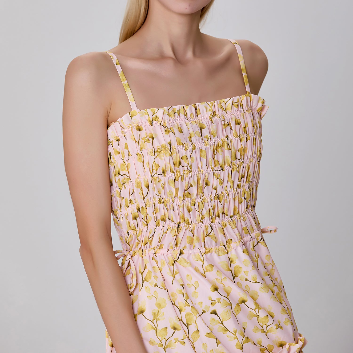 Robe de cocktail bustier à imprimé à empiècements superposés