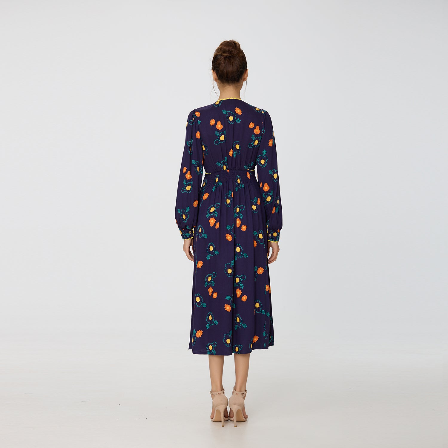 Robe à col en V et imprimé floral abstrait et galon contrasté