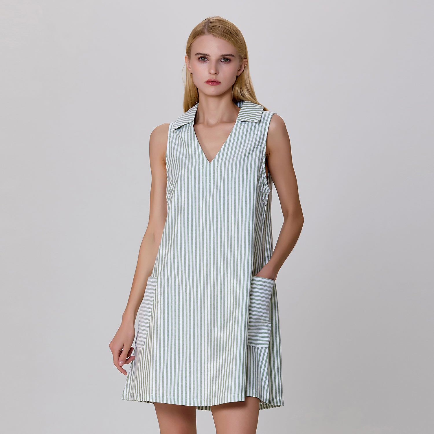 Mini robe trapèze minimaliste à rayures