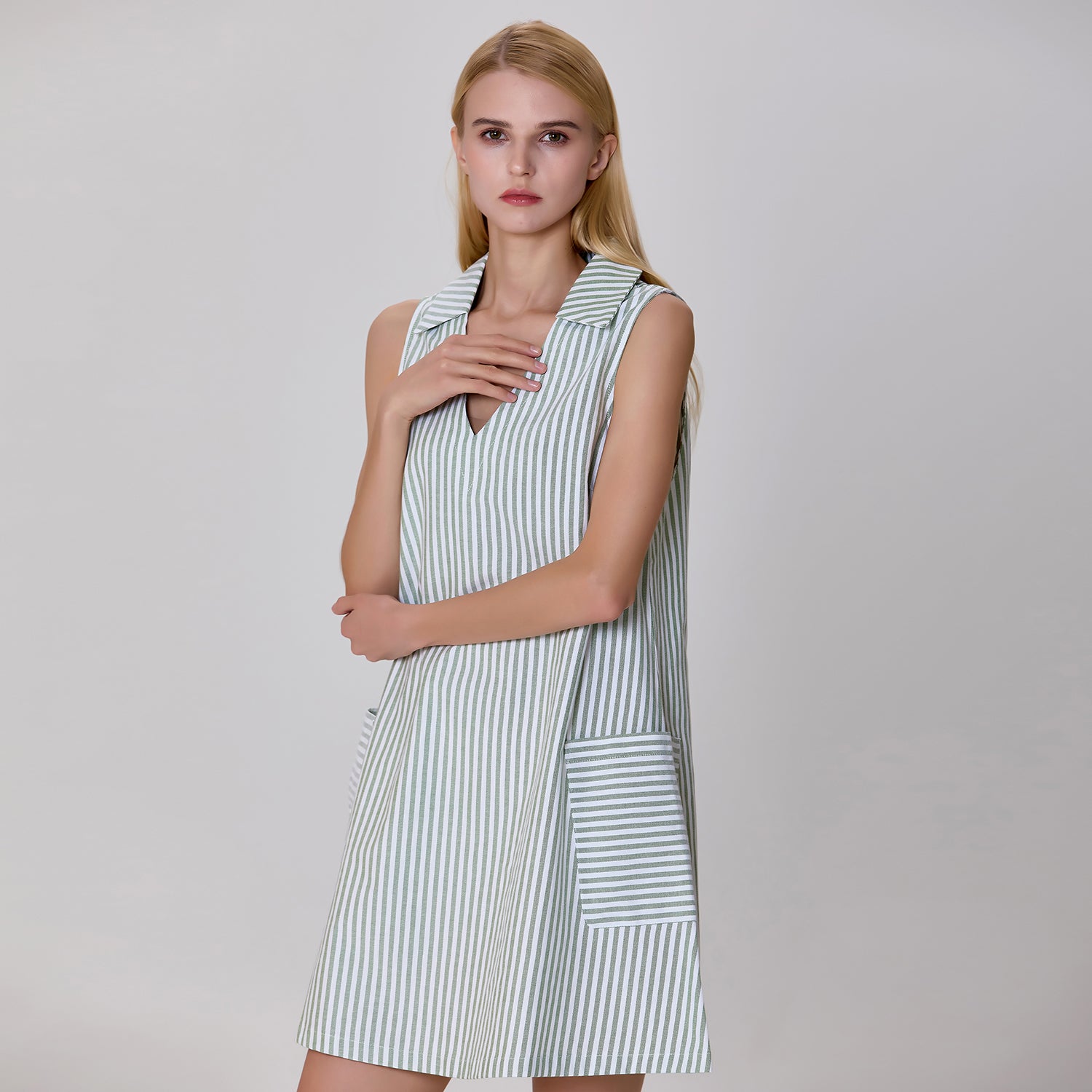Mini robe trapèze minimaliste à rayures