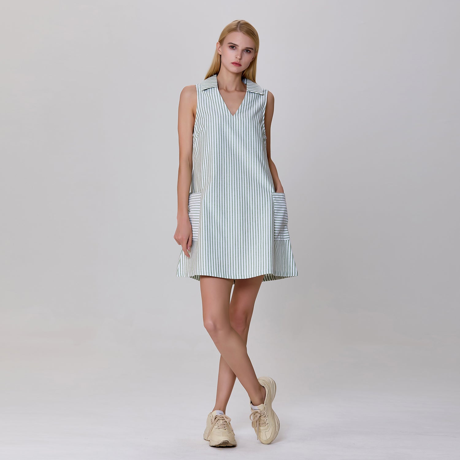 Mini robe trapèze minimaliste à rayures