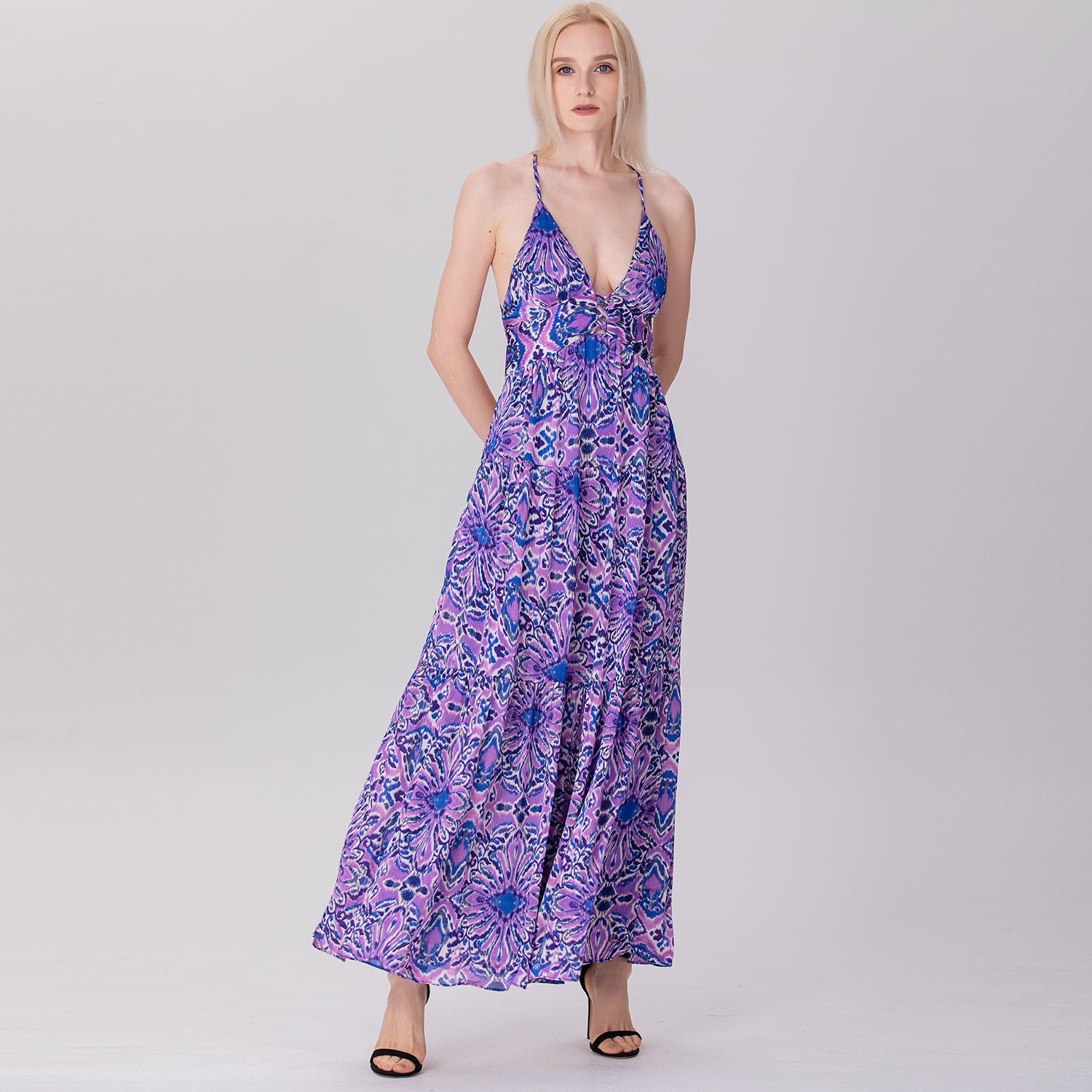 Robe longue dos nu à bretelles et empiècements évasés