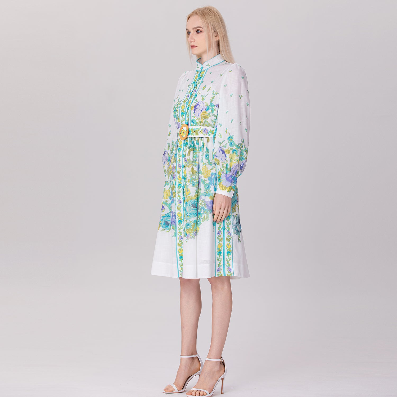 Robe mi-longue à imprimé floral placé
