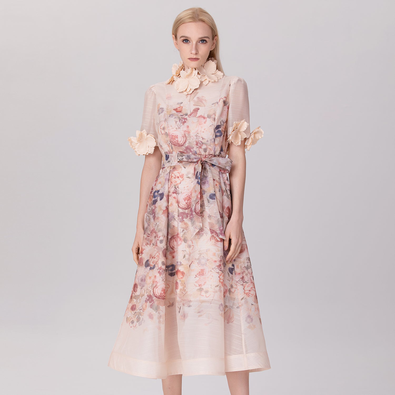 Robe ajustée et évasée en organza à imprimé fleuri