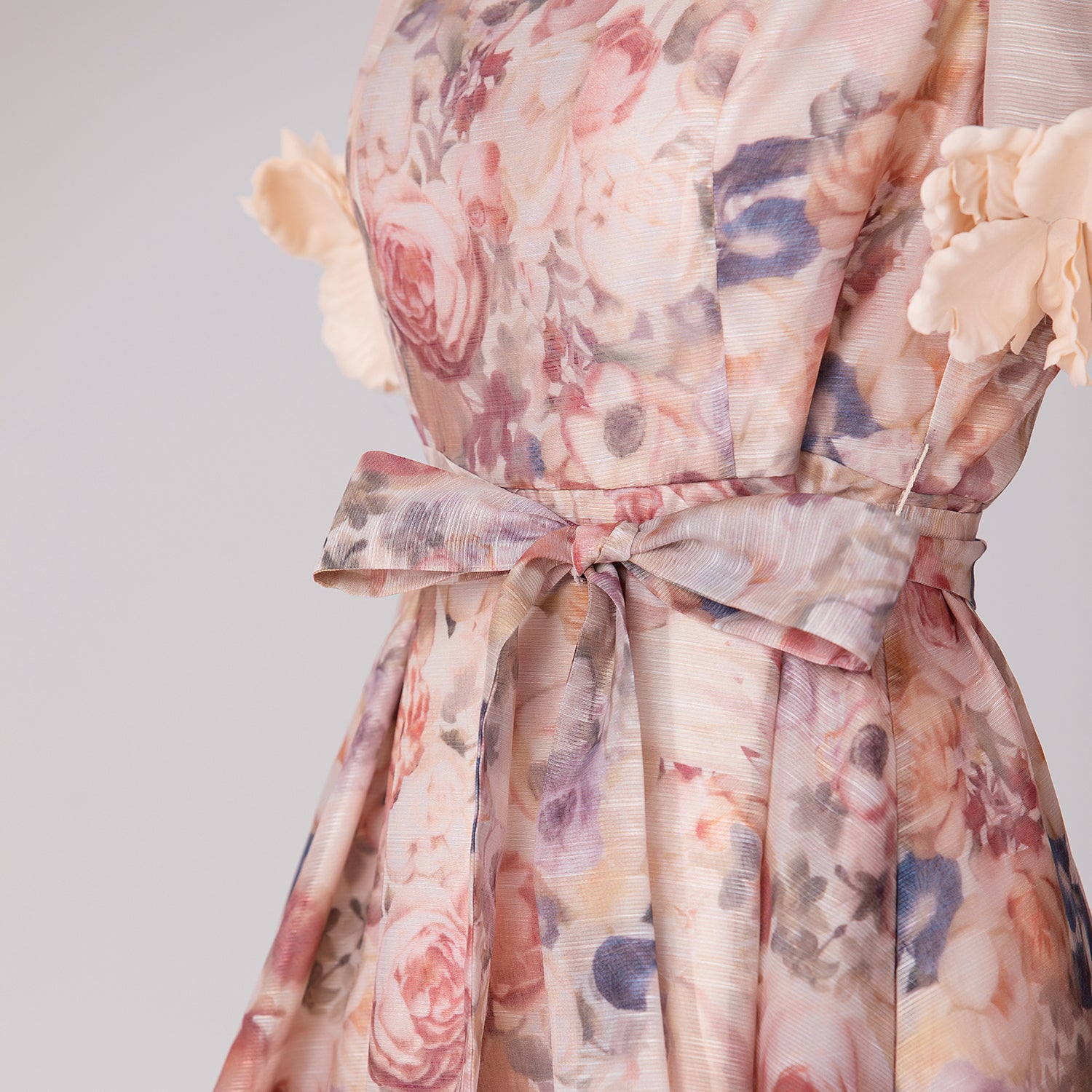 Robe ajustée et évasée en organza à imprimé fleuri