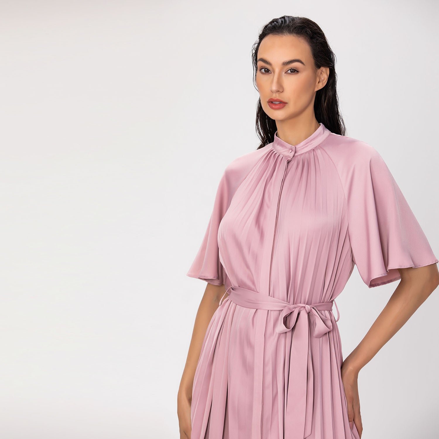 Robe midi plissée avec ceinture - Smart & Joy