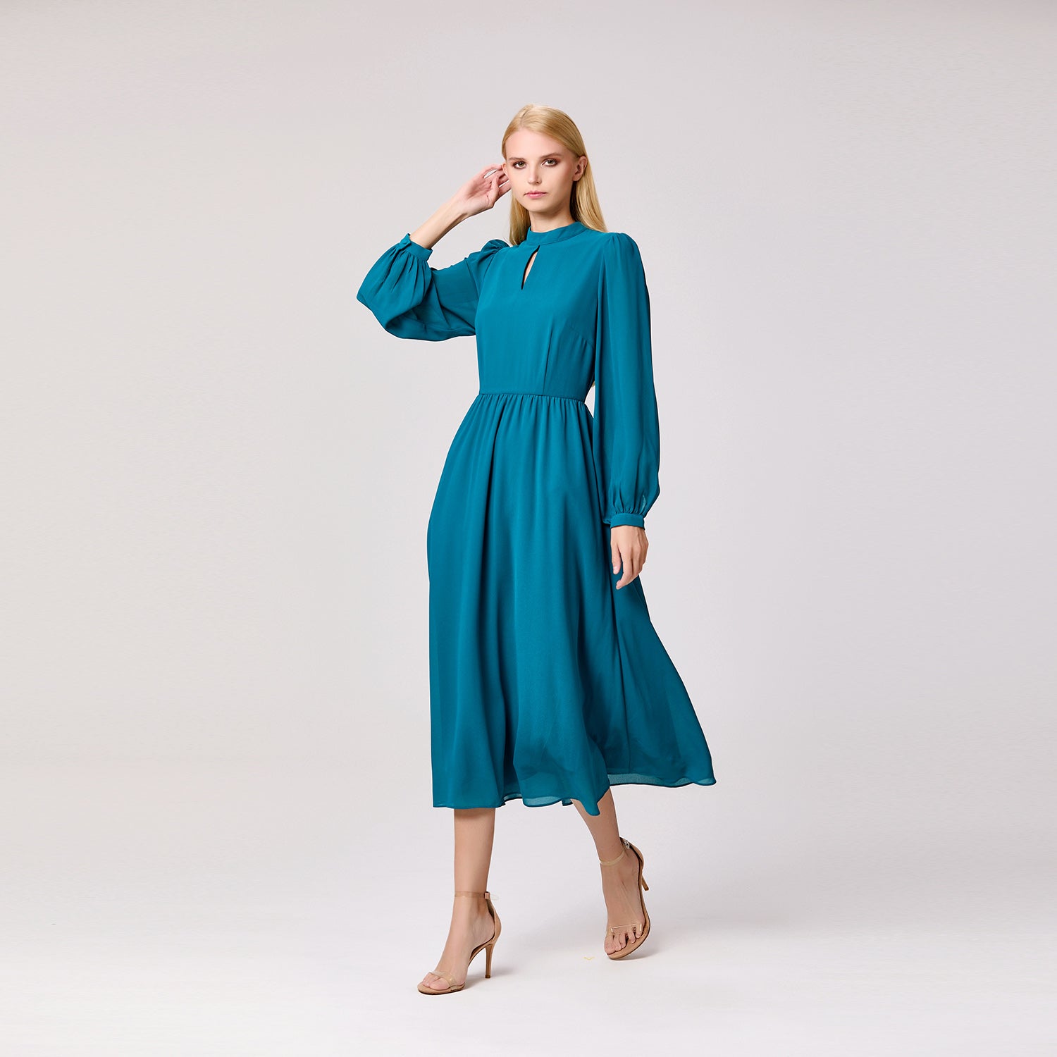 Robe-chemise à décolleté en trou de serrure