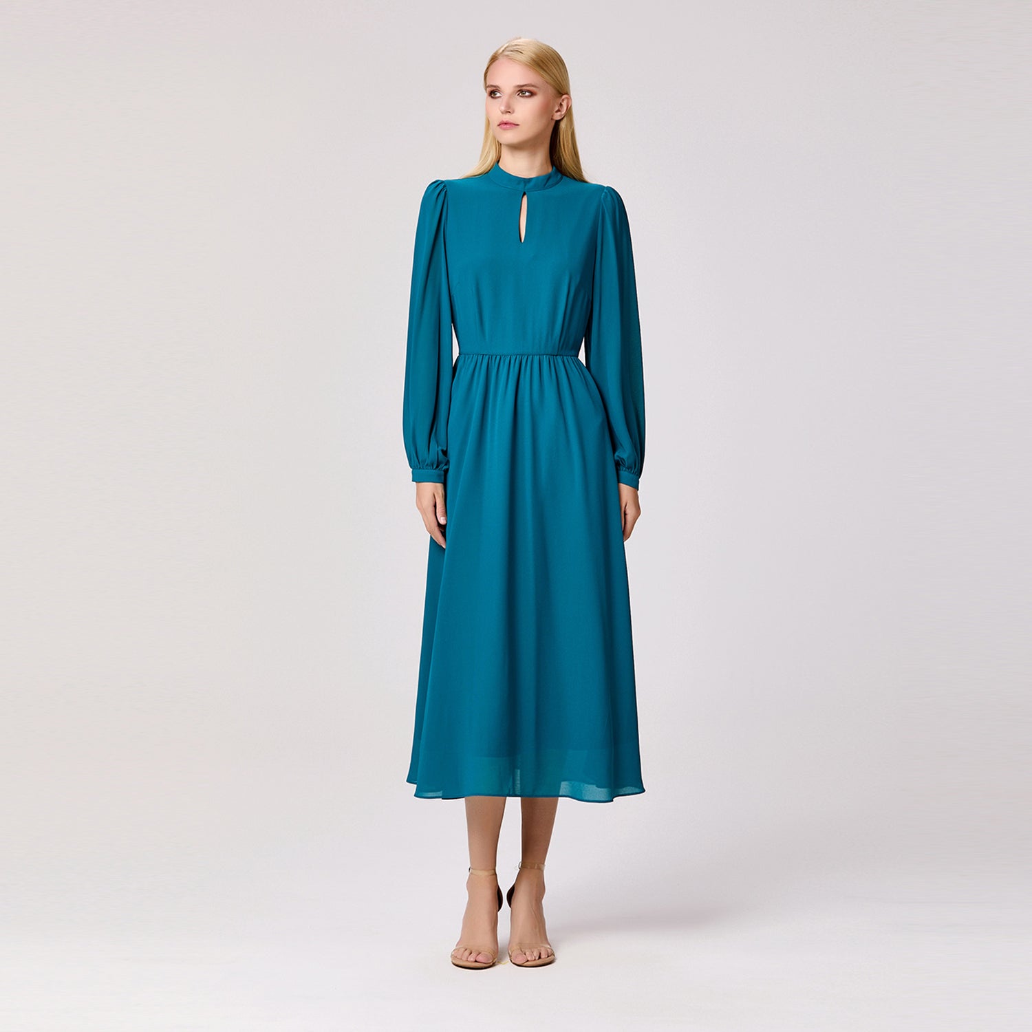 Robe-chemise à décolleté en trou de serrure