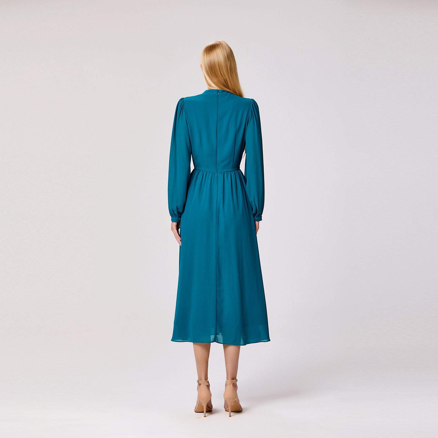 Robe-chemise à décolleté en trou de serrure
