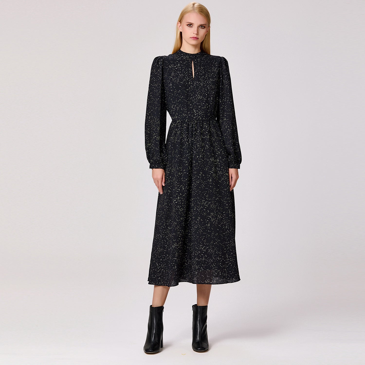 Robe-chemise imprimée à décolleté en trou de serrure