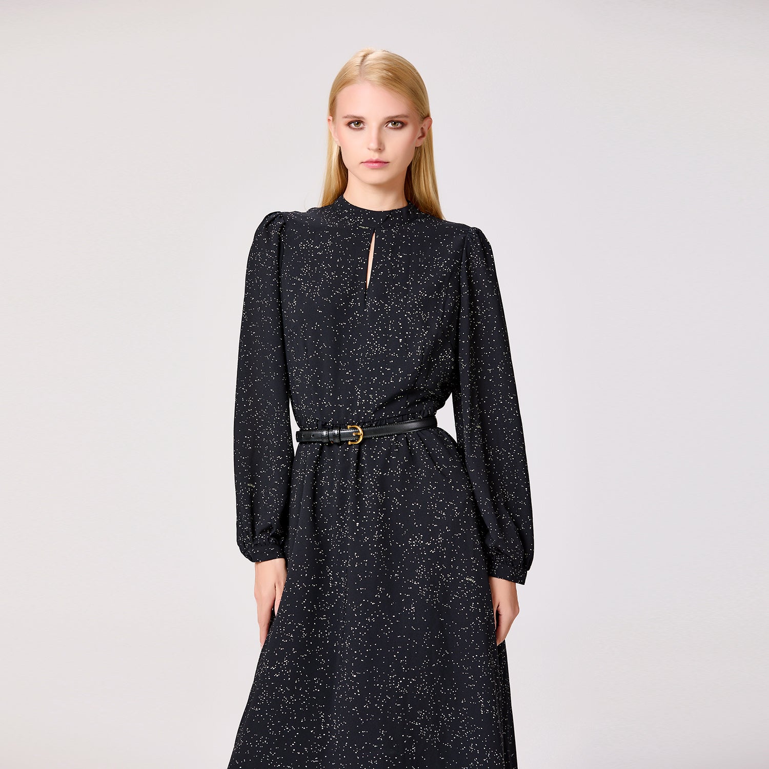 Robe-chemise imprimée à décolleté en trou de serrure
