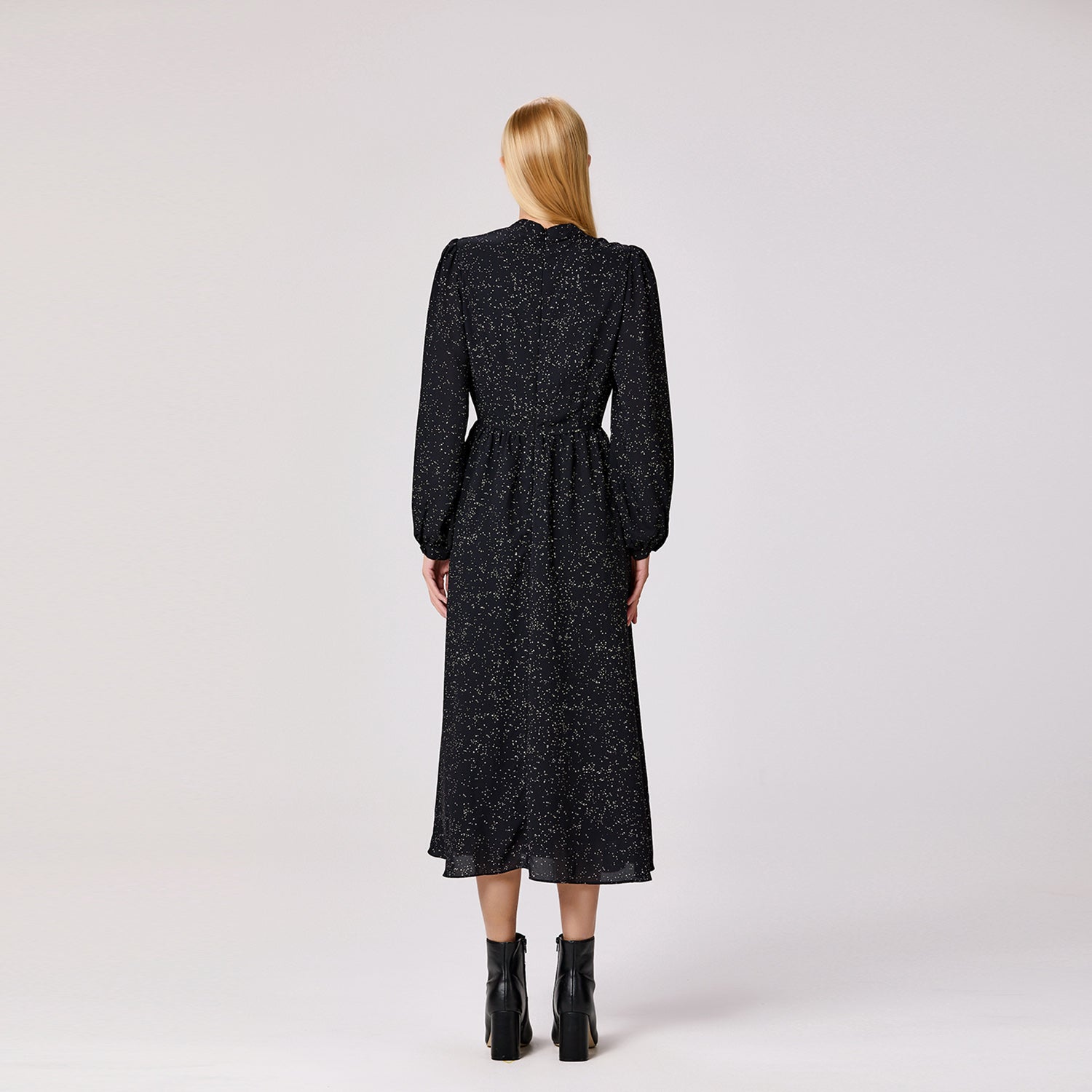 Robe-chemise imprimée à décolleté en trou de serrure