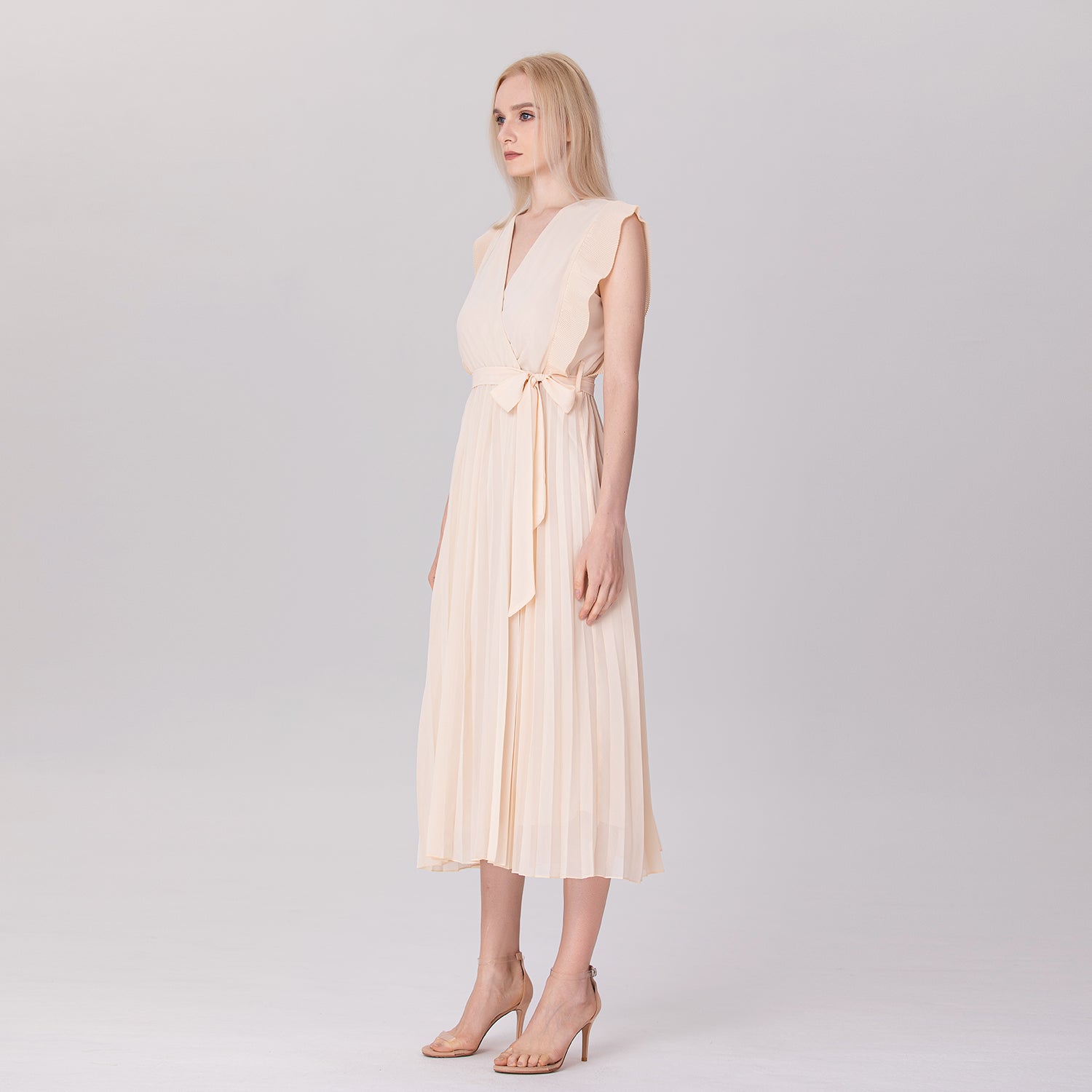 Robe effet croisé avec volants plissés