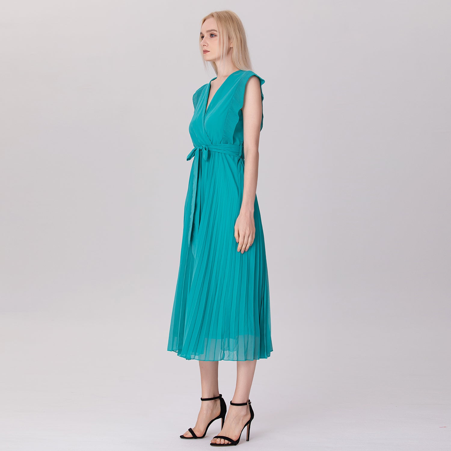 Robe effet croisé avec volants plissés