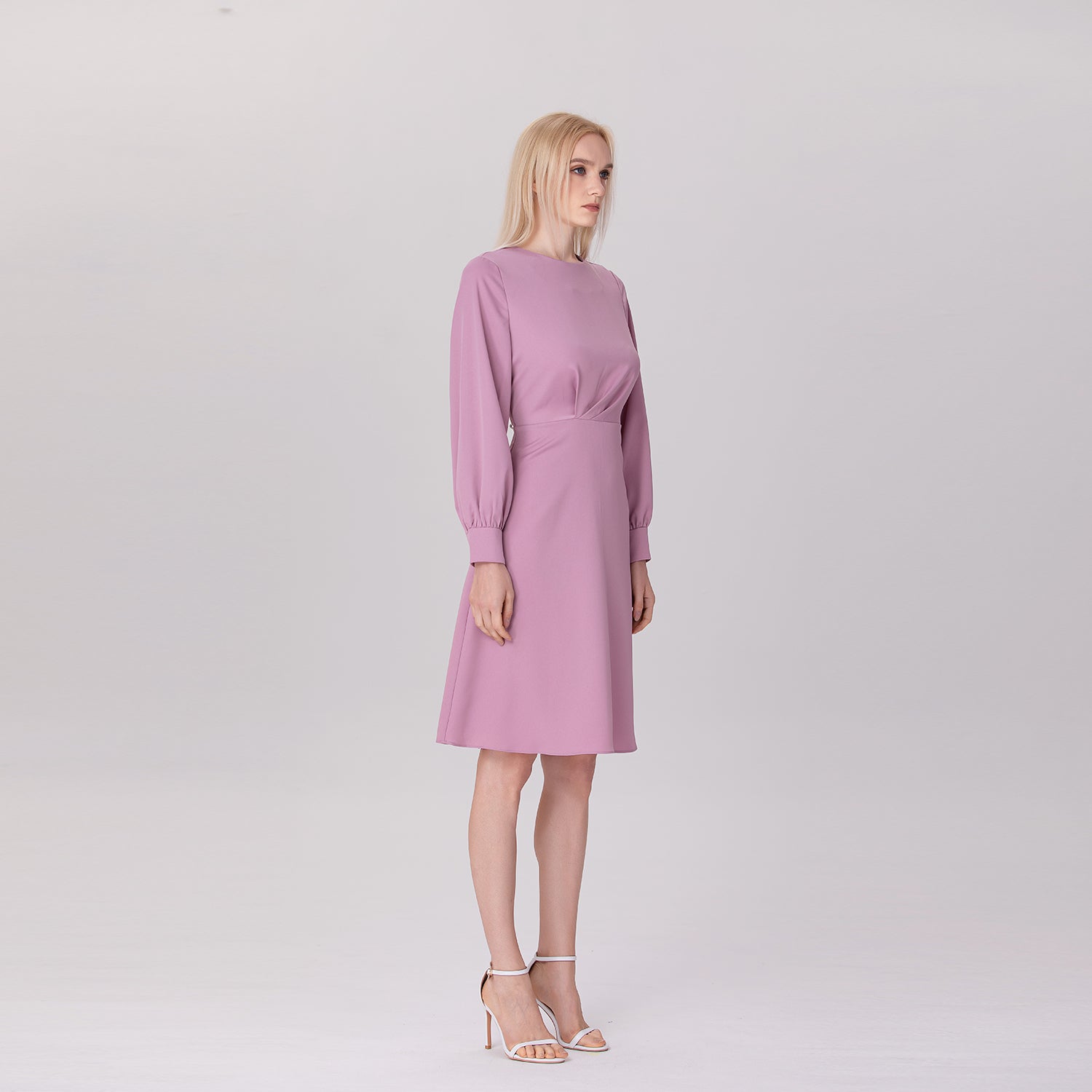 Robe évasée à manches longues