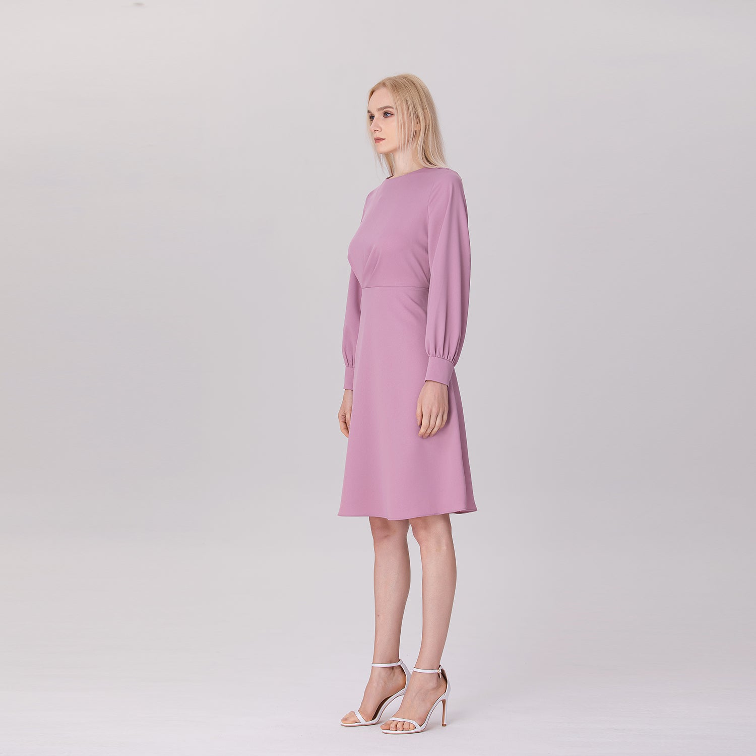 Robe évasée à manches longues