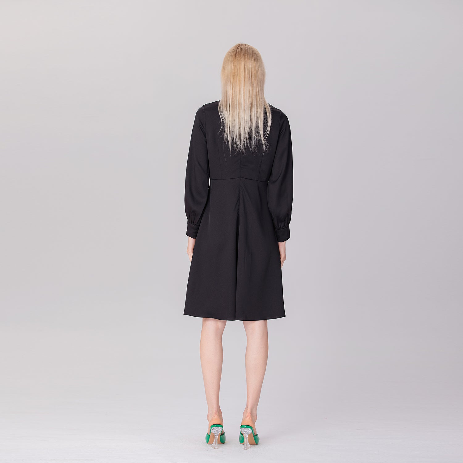 Robe évasée à manches longues