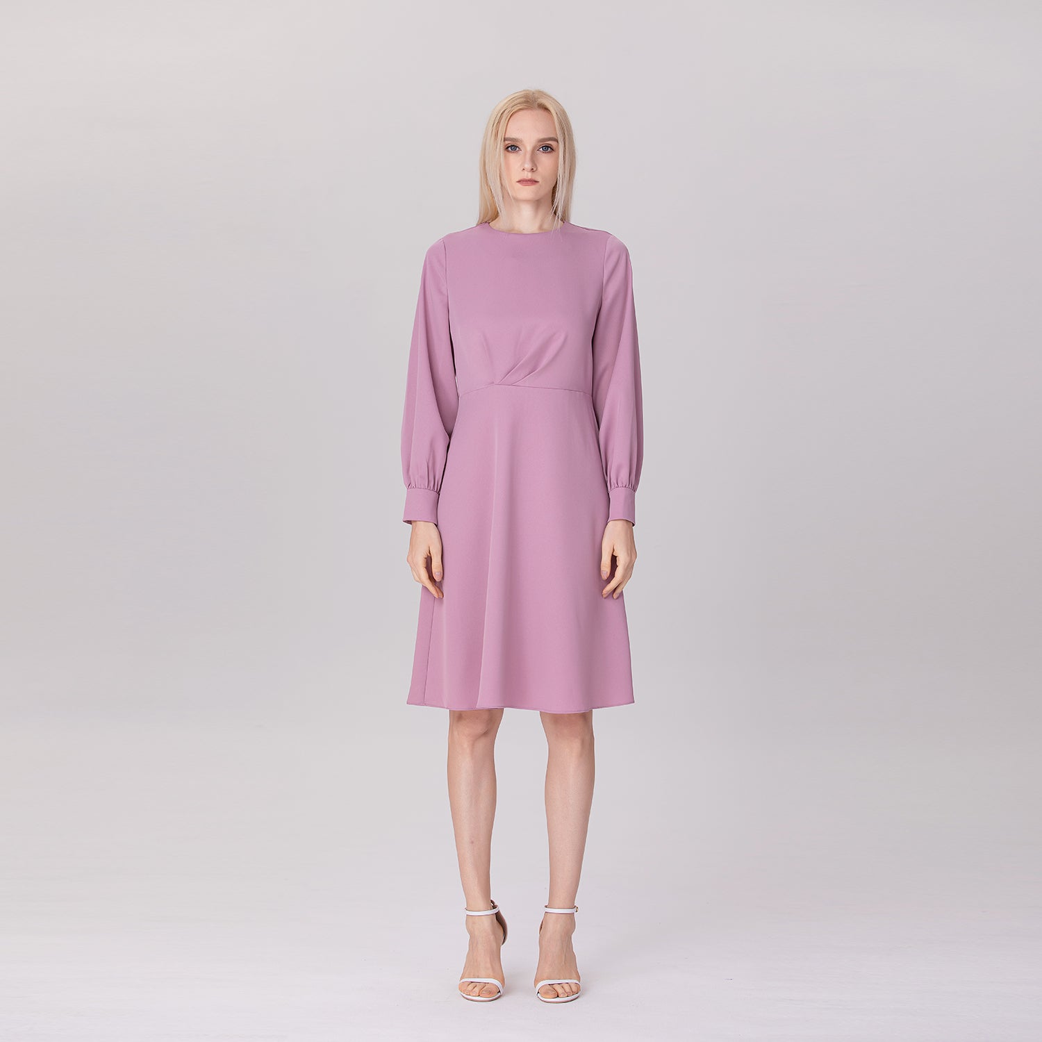 Robe évasée à manches longues