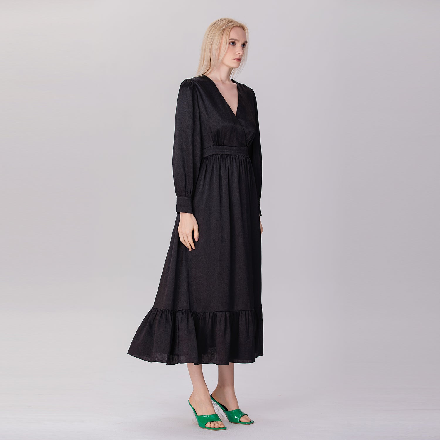 Robe longue fleurie à manches