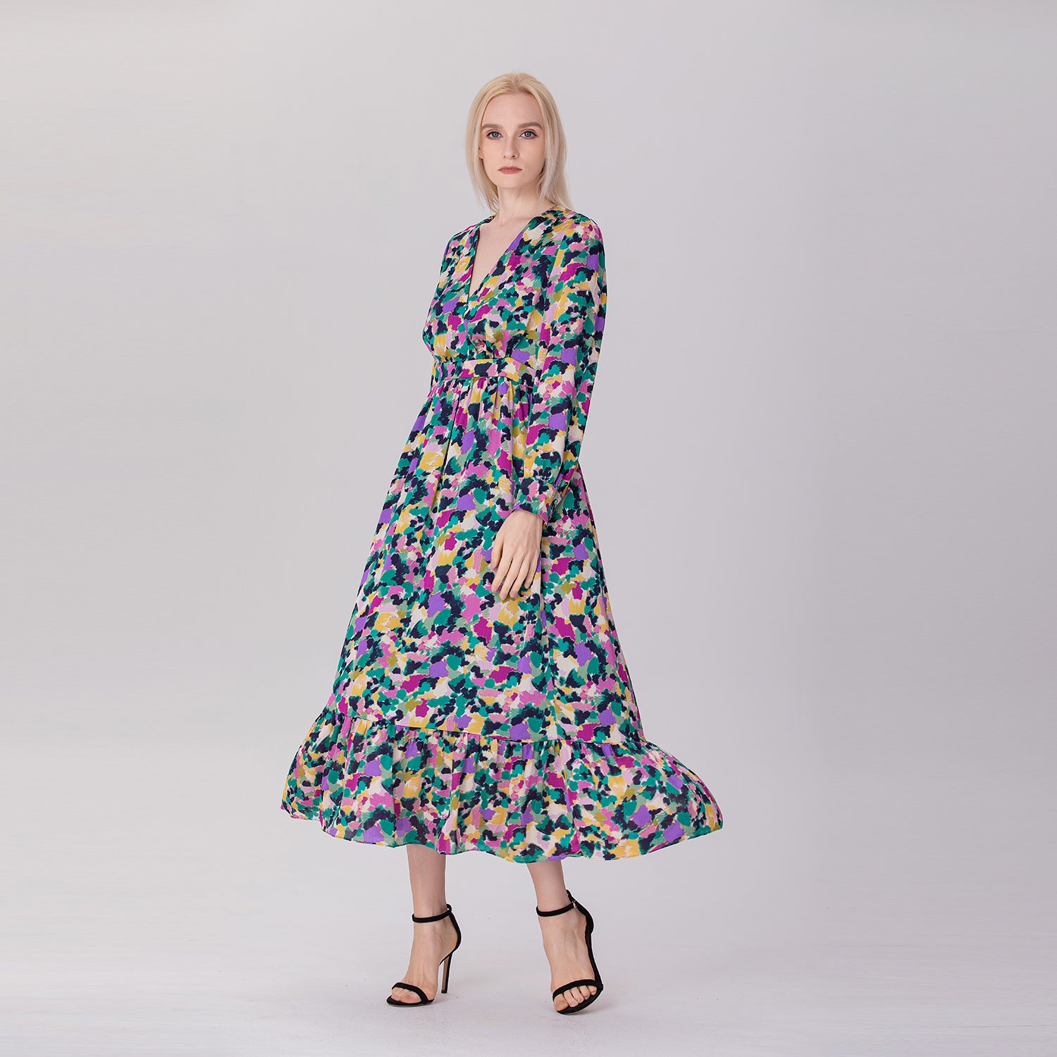 Robe longue fleurie à manches