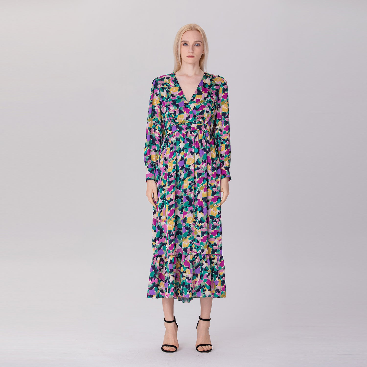 Robe longue fleurie à manches