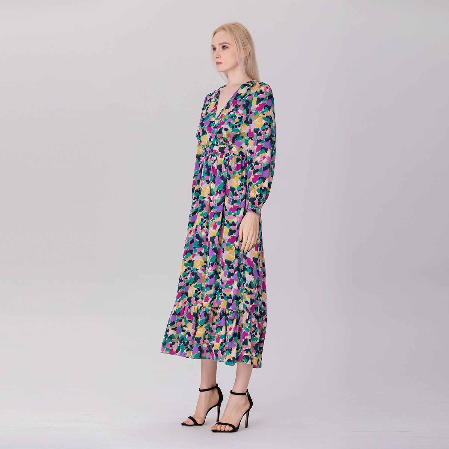 Robe longue fleurie à manches