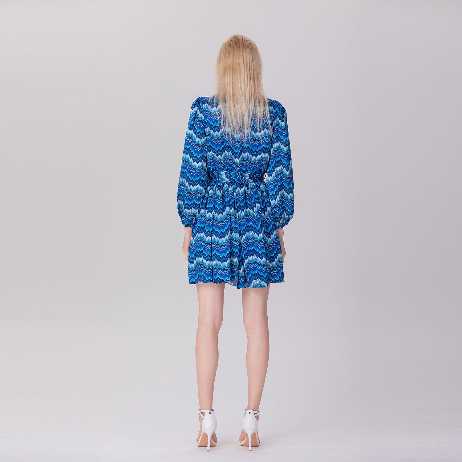 Robe courte imprimée à col V et manches longues - Smart & Joy