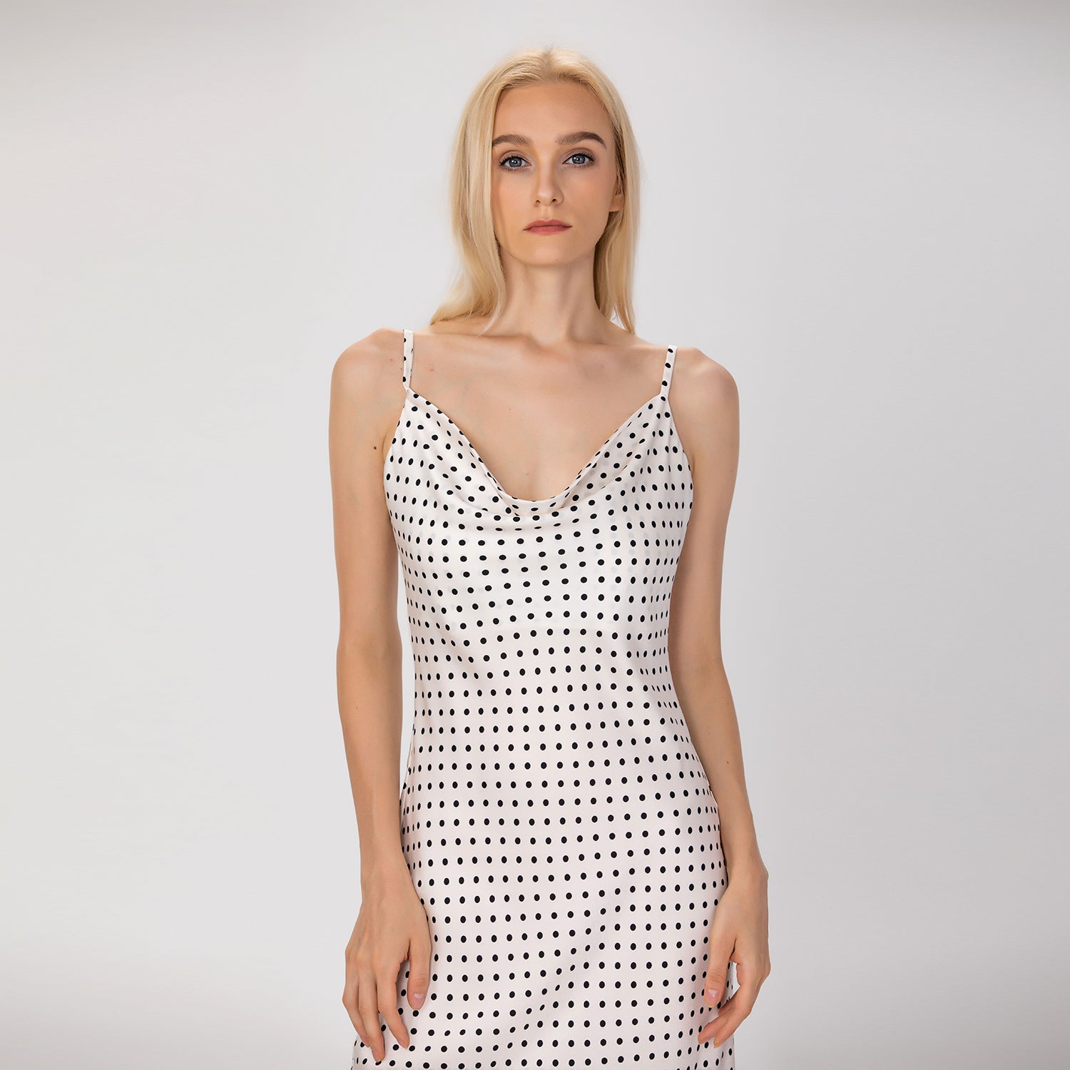 Robe à bretelles en satin à pois - Smart & Joy