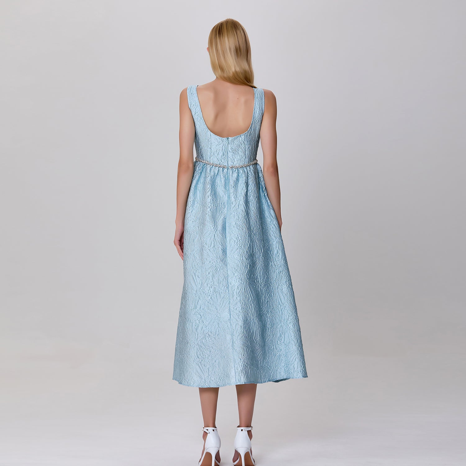 Robe ajustée et évasée en jacquard texturé