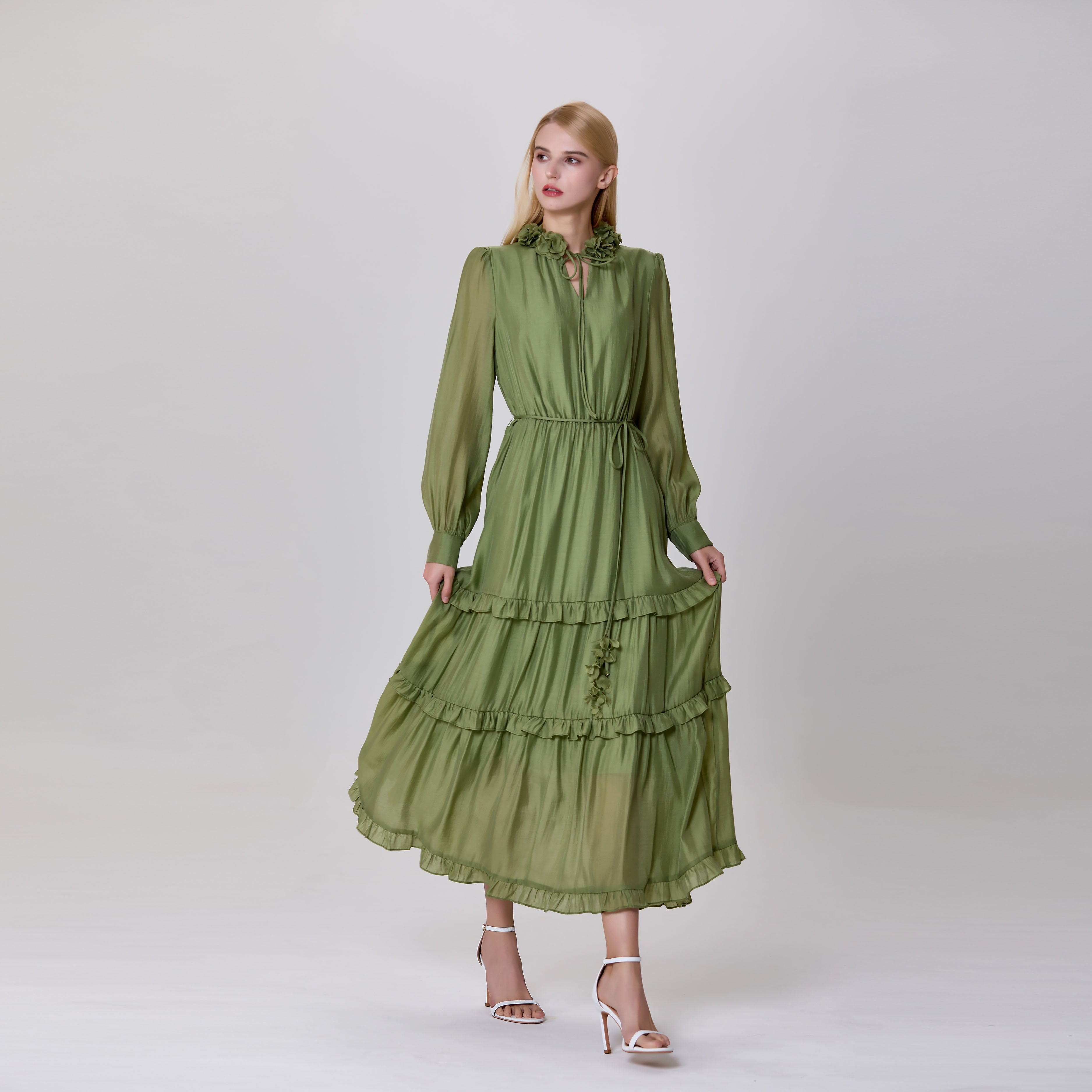 Robe chemisier à volants et empiècements superposés
