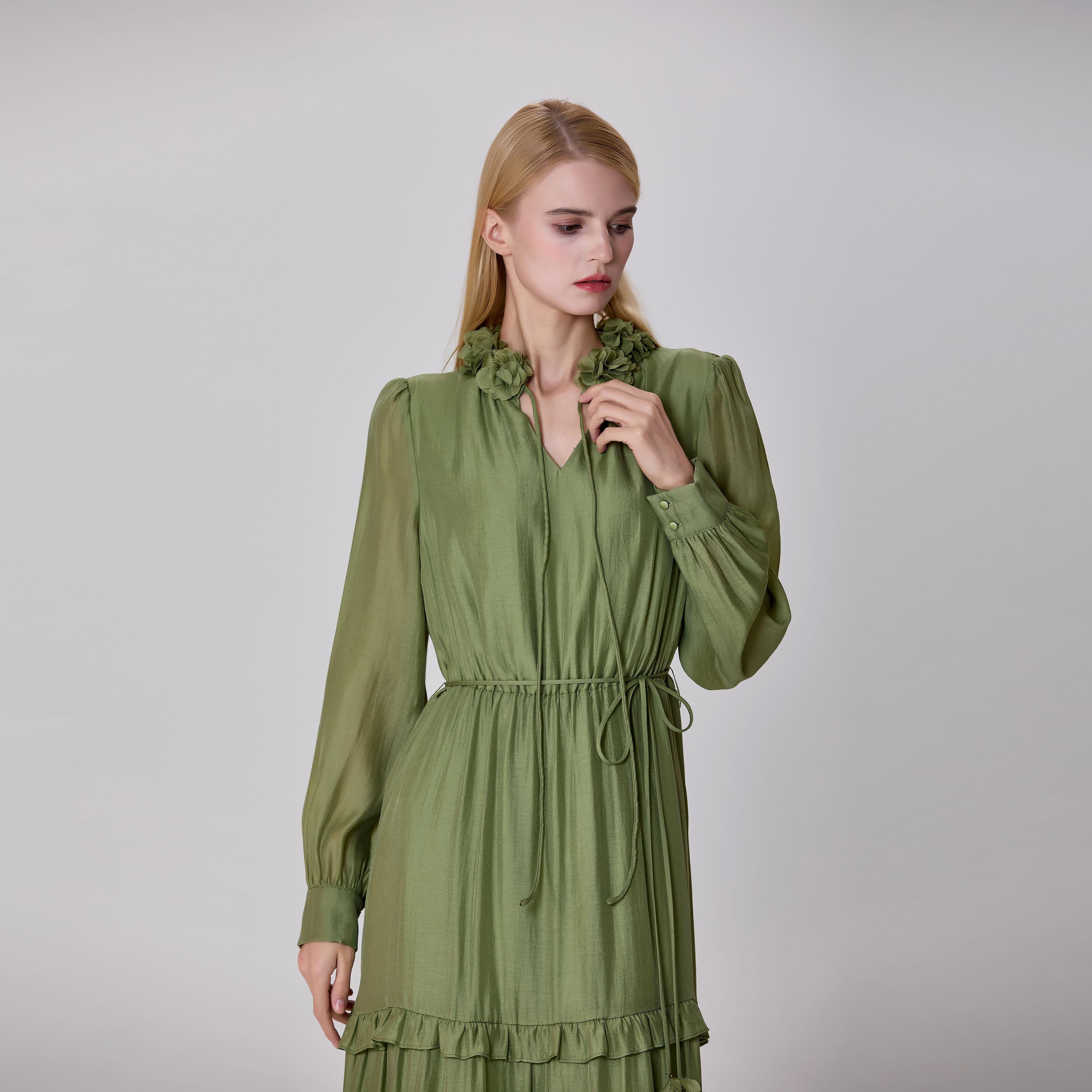 Robe chemisier à volants et empiècements superposés