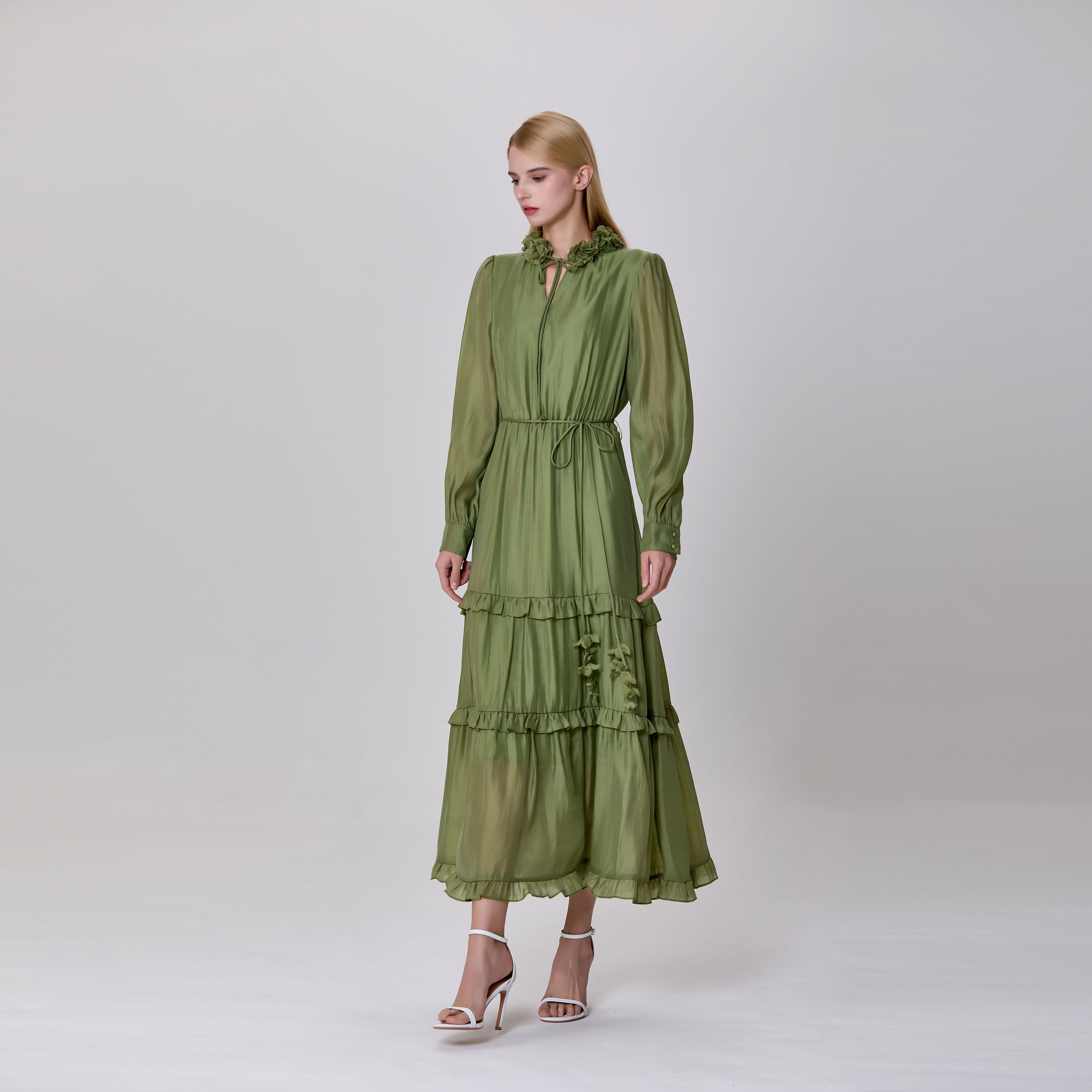 Robe chemisier à volants et empiècements superposés
