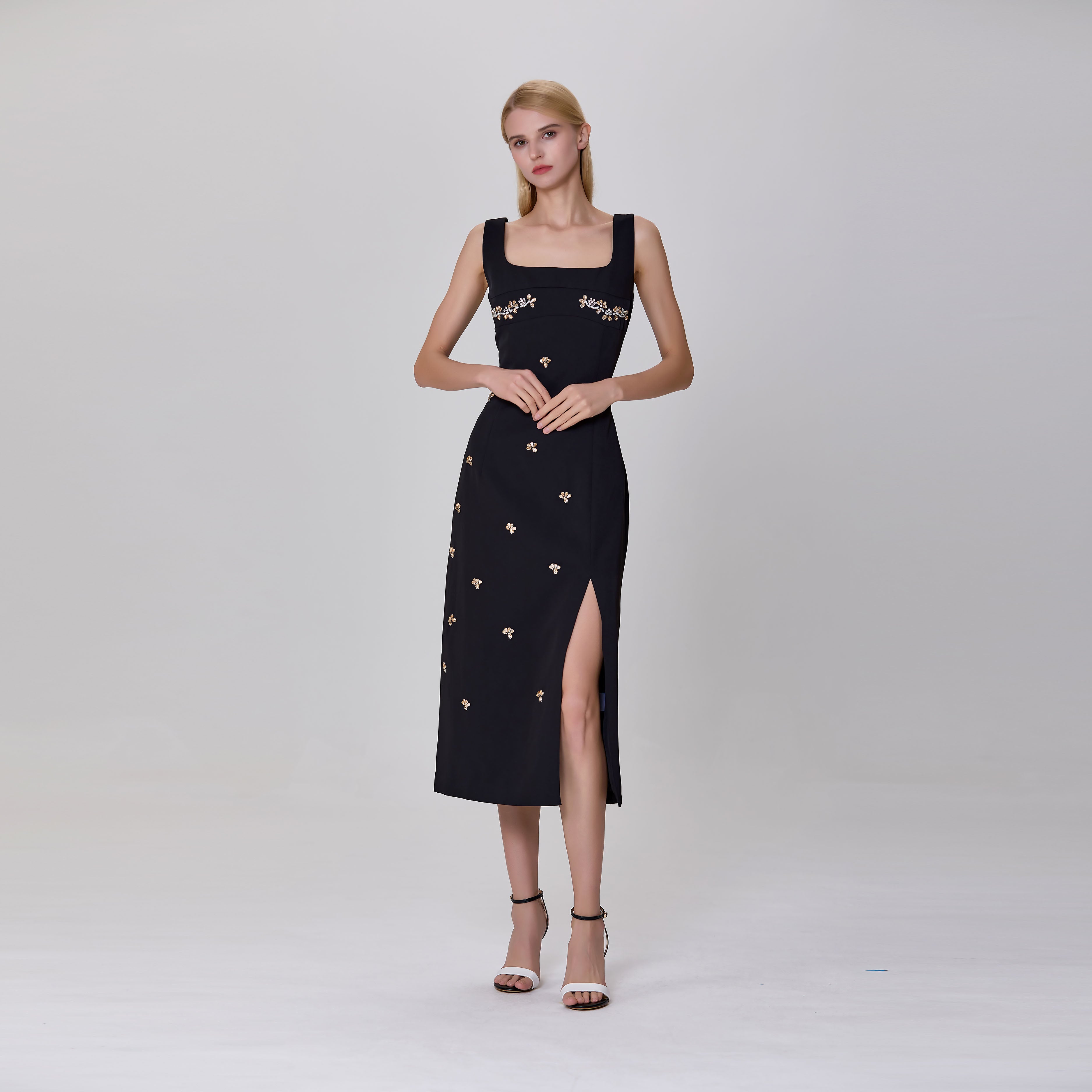 Robe ajustée brodée