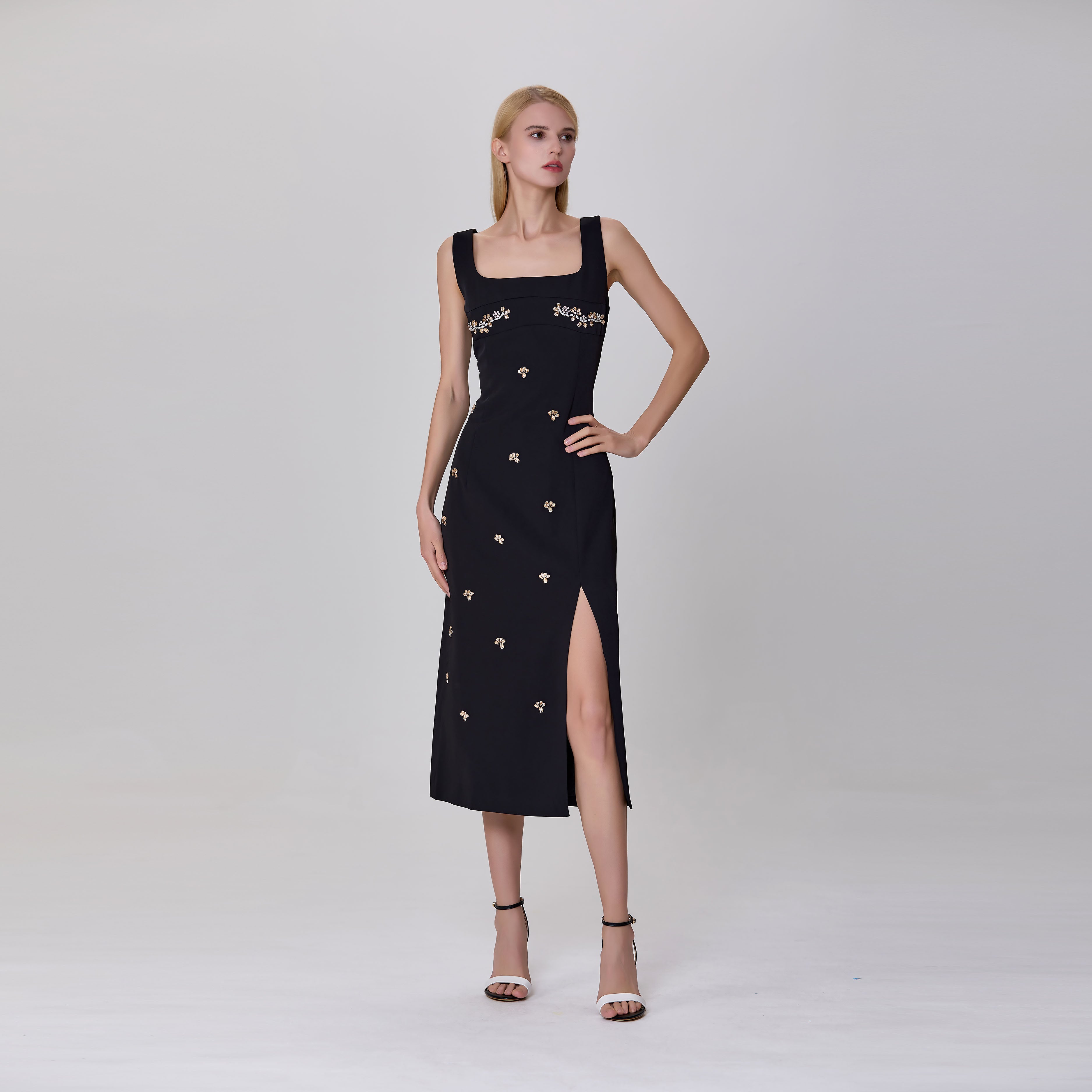 Robe ajustée brodée