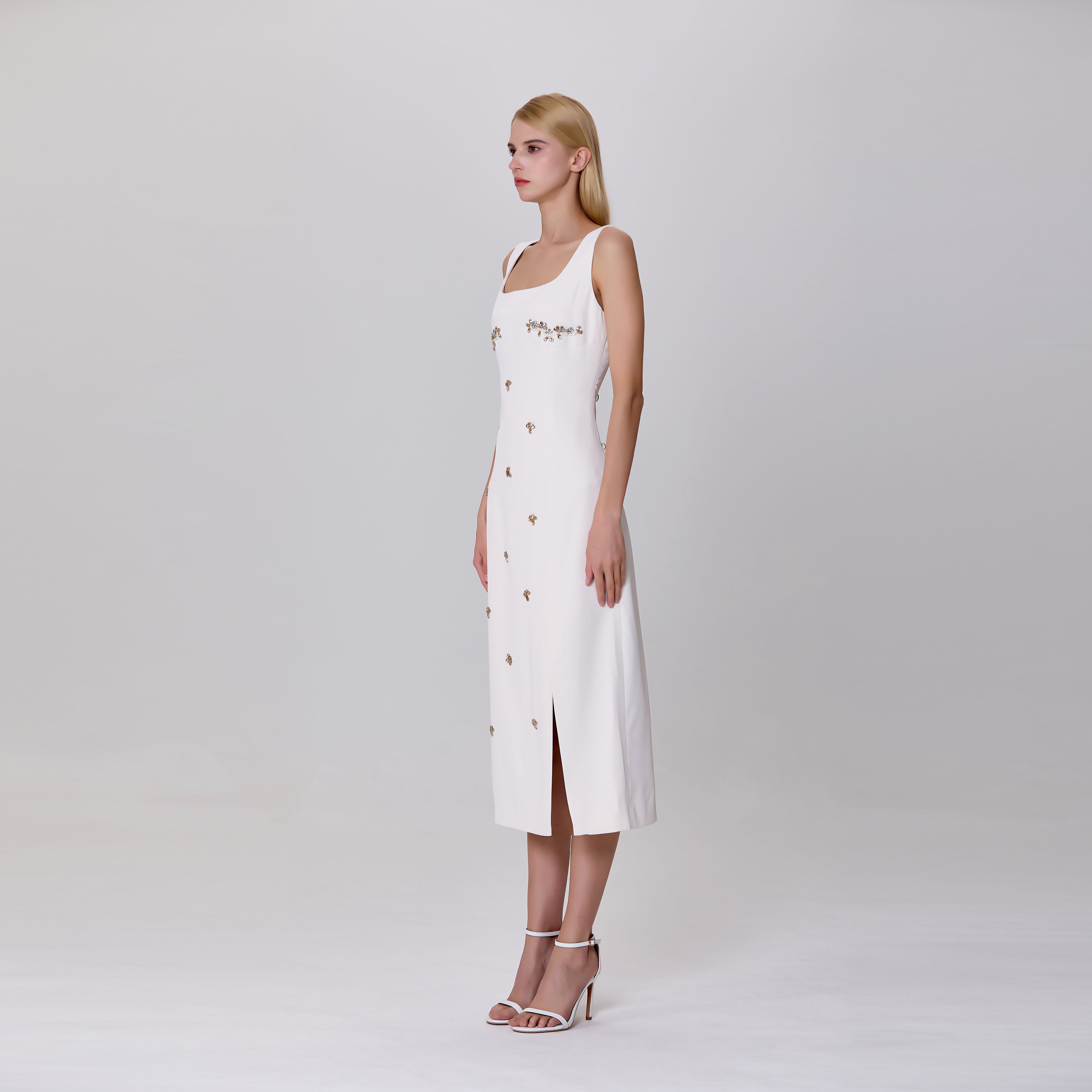 Robe ajustée brodée