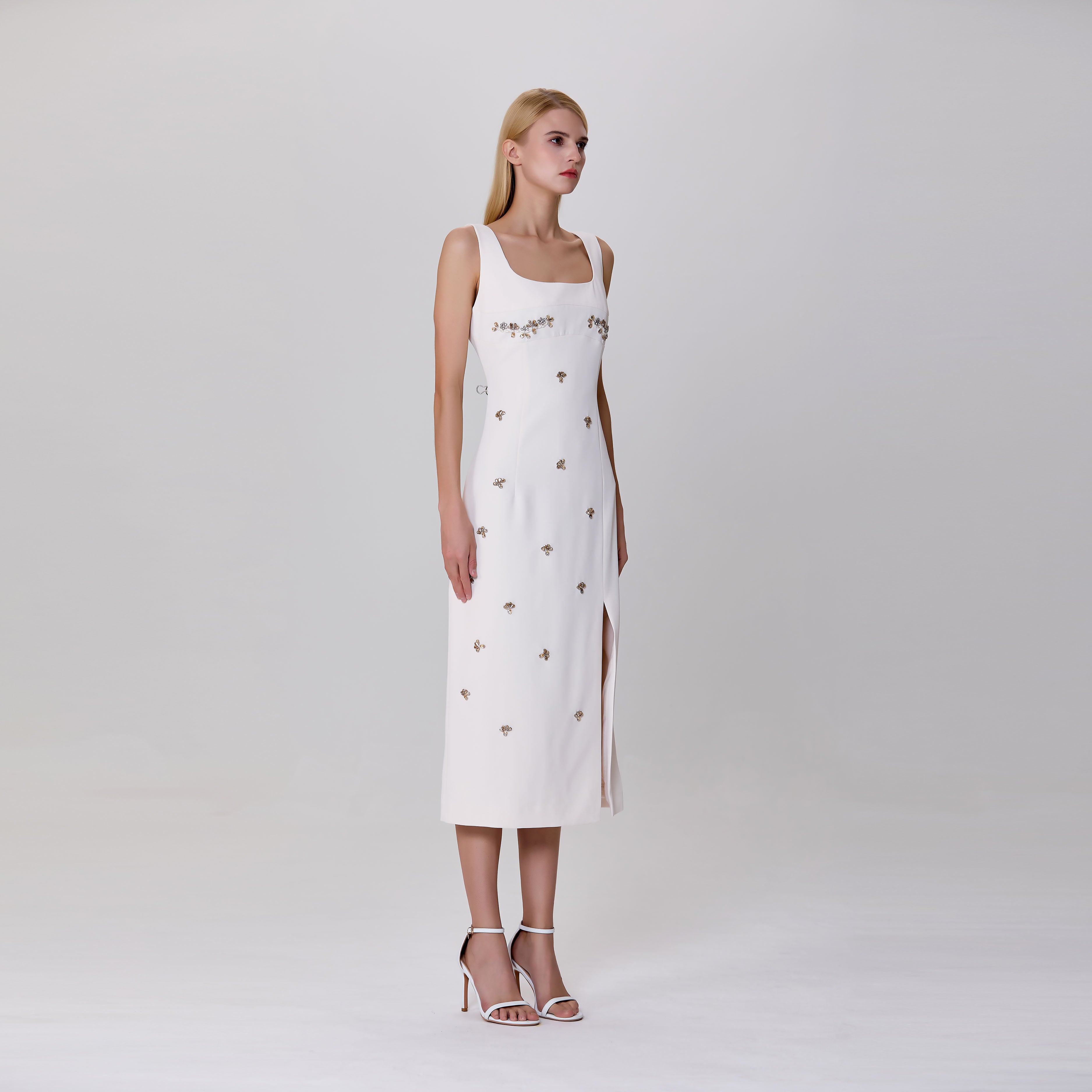 Robe ajustée brodée
