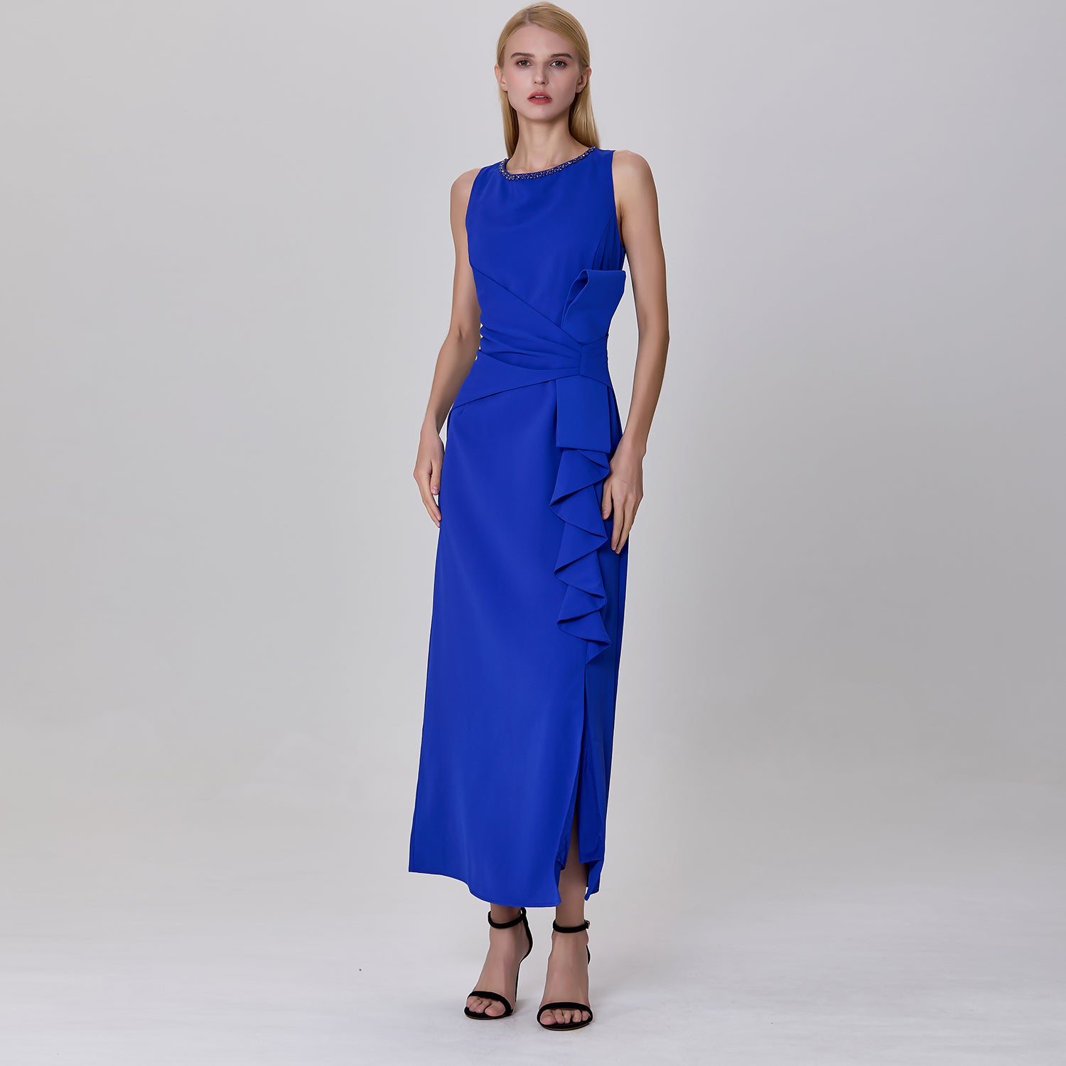 Robe ajustée à volants asymétriques